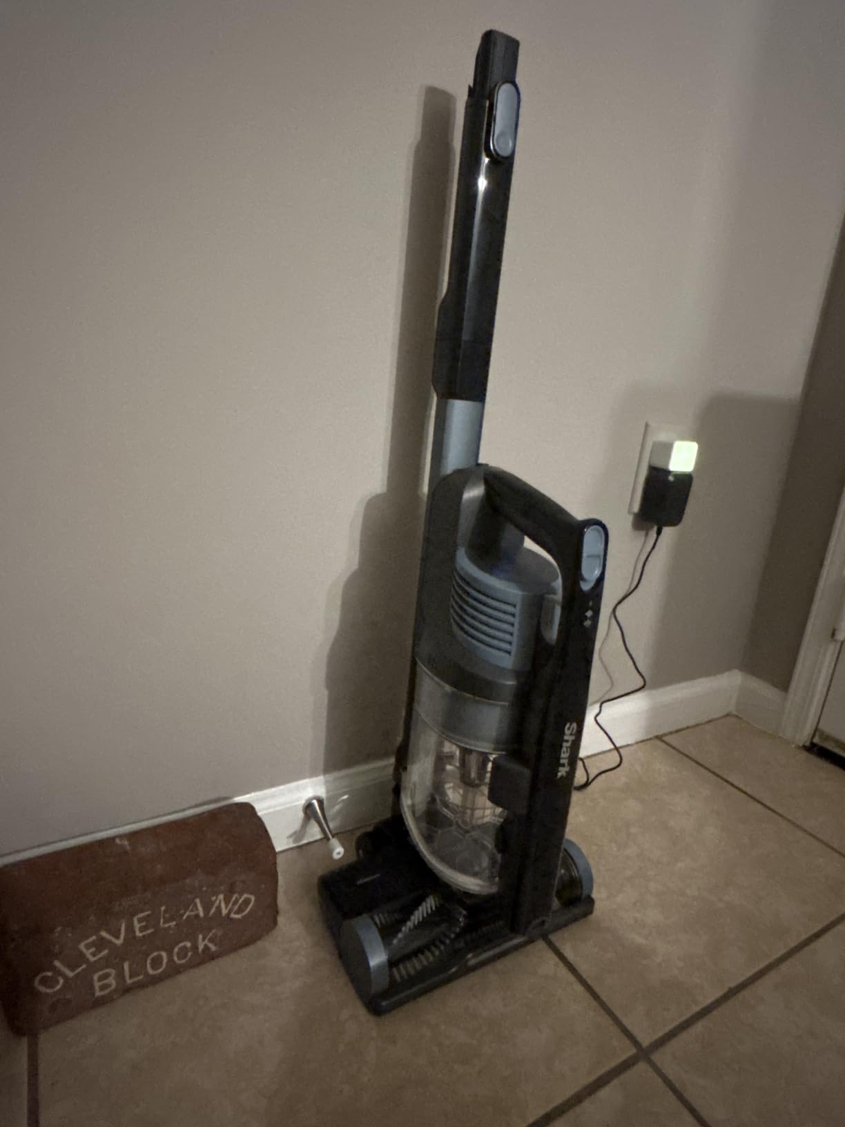 Shark Pet Cordless Stick Vacuum | XL Dust Cup, LED Headlights, Removable Handheld Vac, Crevice Tool | Portable Vacuum for Pet Hair | Carpet & Hard Floors | 40-Min Runtime | Ice Blue | IX141AMZ customer photo 1