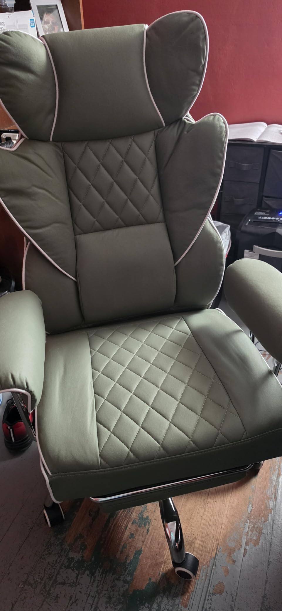 COMHOMA Big and Tall Office Chair, High Back Leather Gaming Chair with Footrest, Executive Ergonomic Office Chair with Pocket Spring Lumbar Support and with Outward Fixed Soft Armrests customer photo 2
