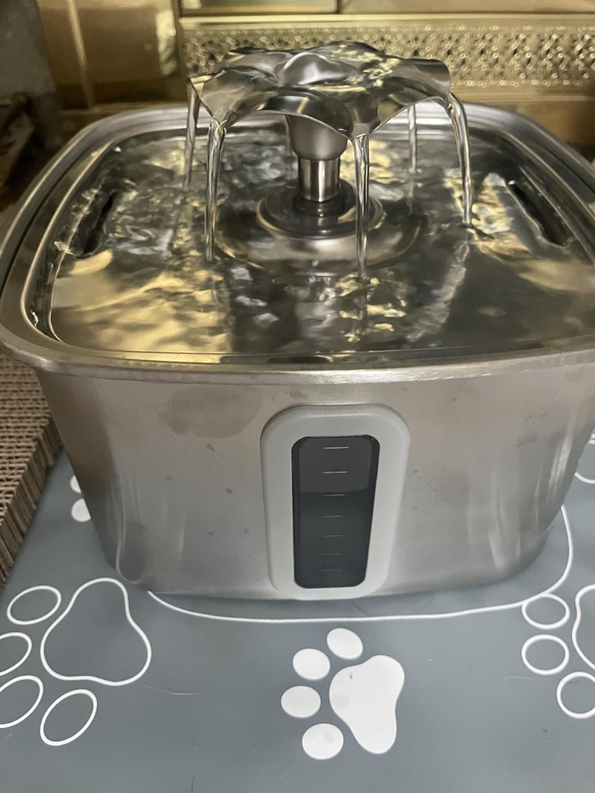 Veken Innovation Award Winner Stainless Steel Cat Water Fountain, 108oz/3.2L Automatic Pet Fountain Dog Water Dispenser with 6 Replacement Filters & Silicone Mat for Cats, Dogs, Multiple Pets (Silver) customer photo 1