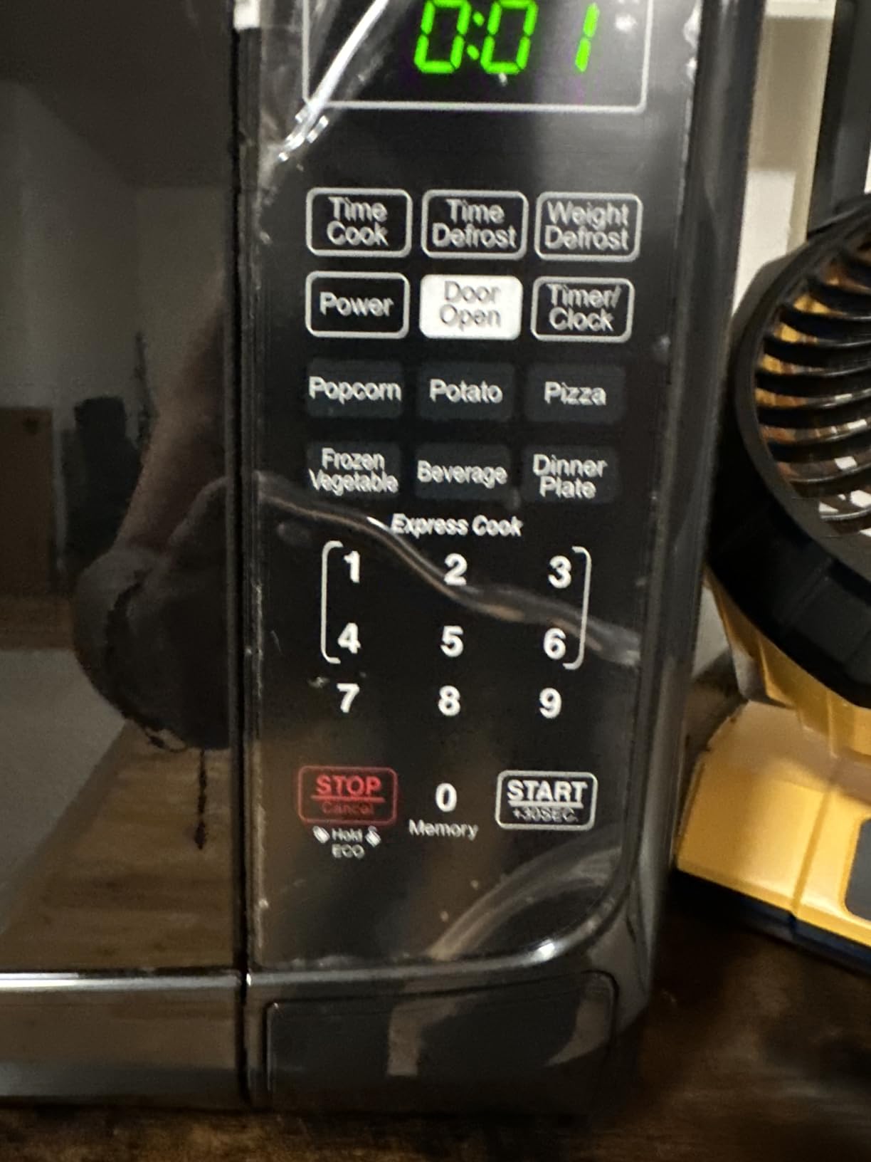 Farberware 0.7 Cu. Ft. Stainless Steel Microwave Oven, 700-Watt with LED Display, 10 Power Levels, 8 Auto-Cook Presets, Express Cooking, Weight & Time Defrost customer photo 1