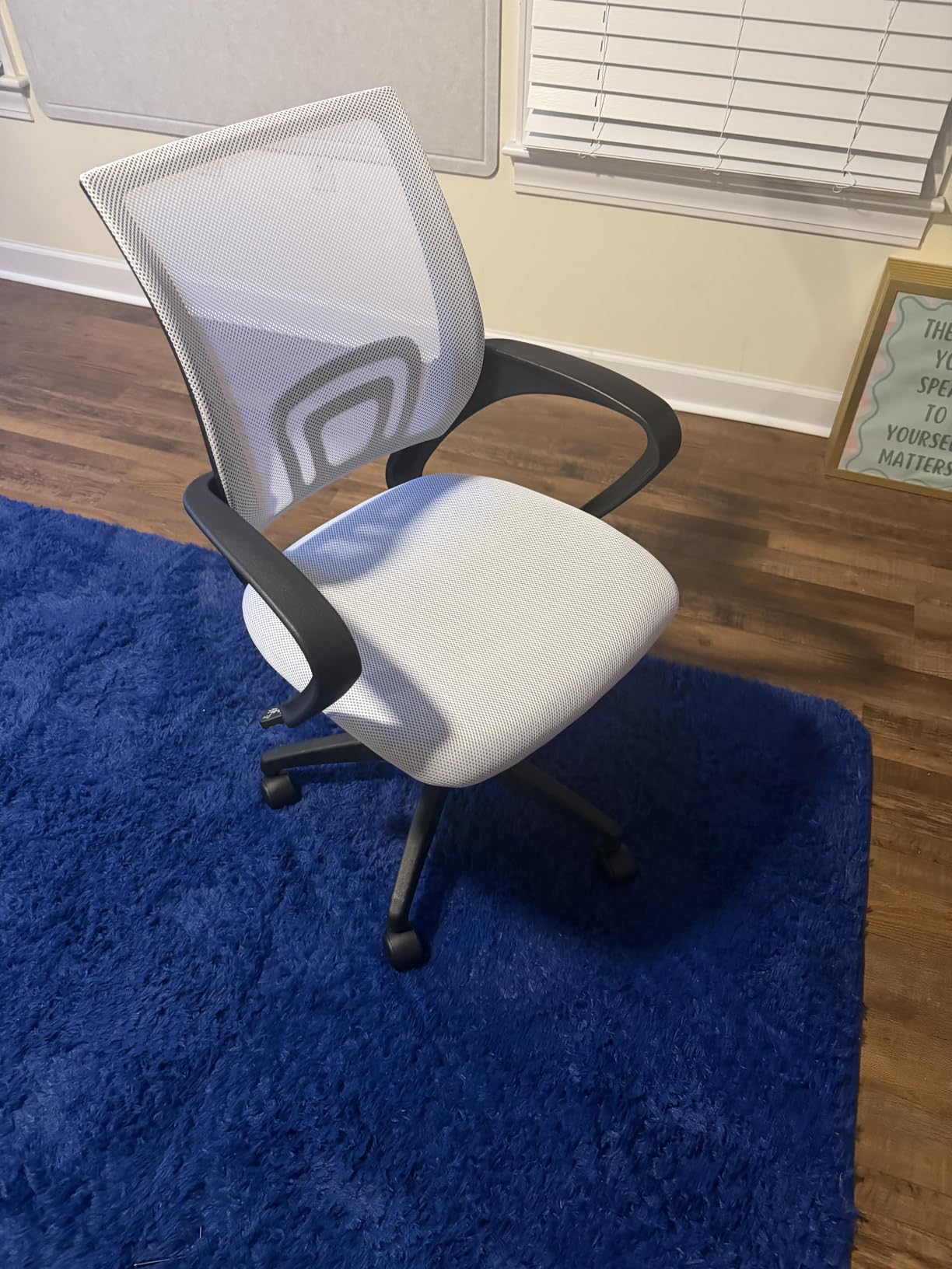 BestOffice Ergonomic Office Chair | Mid-Back Swivel Desk Chair | Dark Black customer photo 2