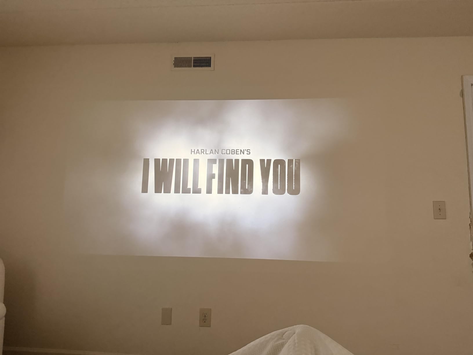 XGIMI Vibe One Battery Powered 1080P Smart Portable Projector (Cloud Ash) customer photo 1