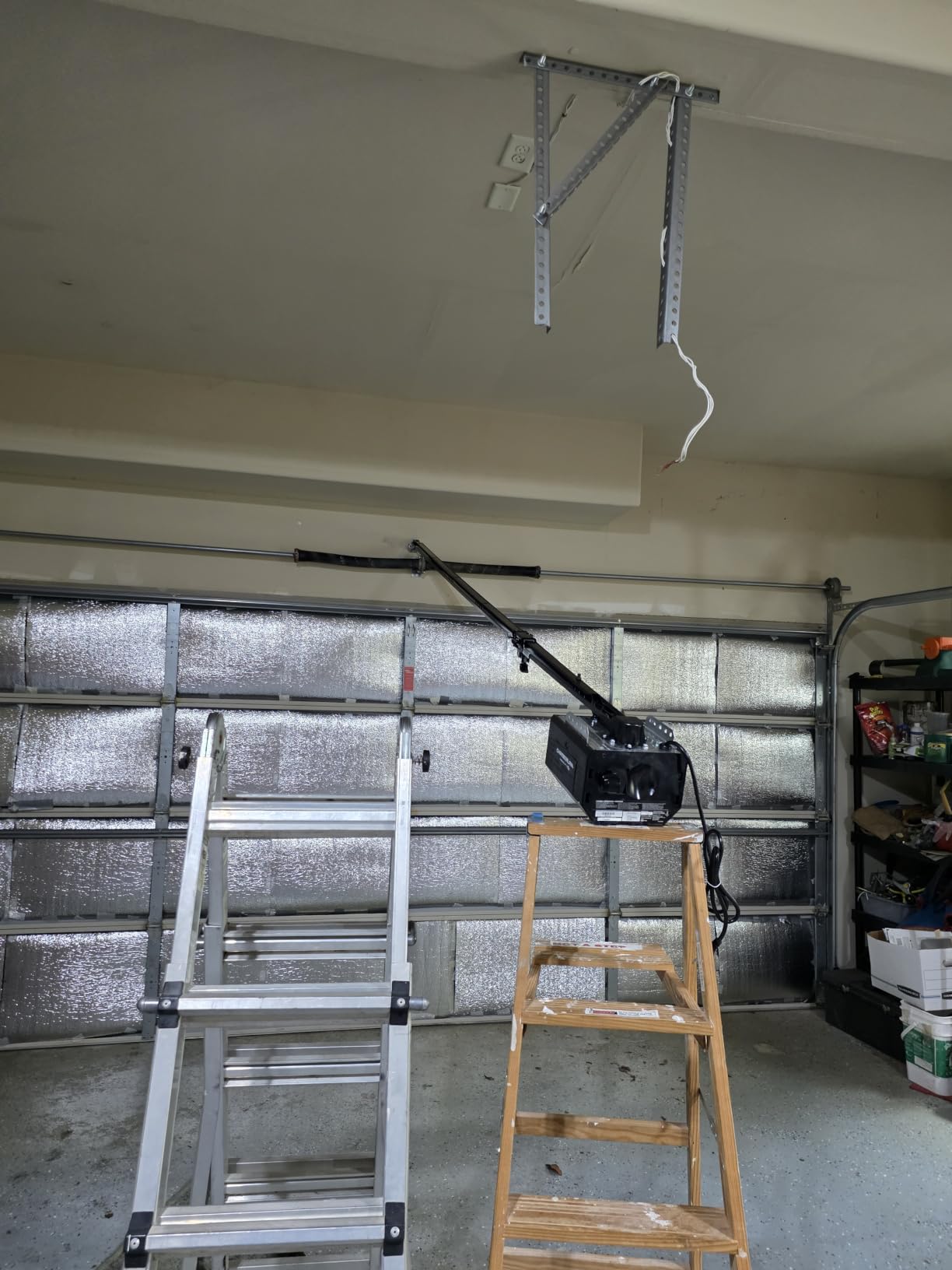 Chamberlain Belt Drive myQ Garage Door Opener, 3/4HP w/Fixed Camera | Ultra quiet belt drive, smart garage myQ integration, Includes: 2 remotes, wall control, battery backup & safety sensors customer photo 2