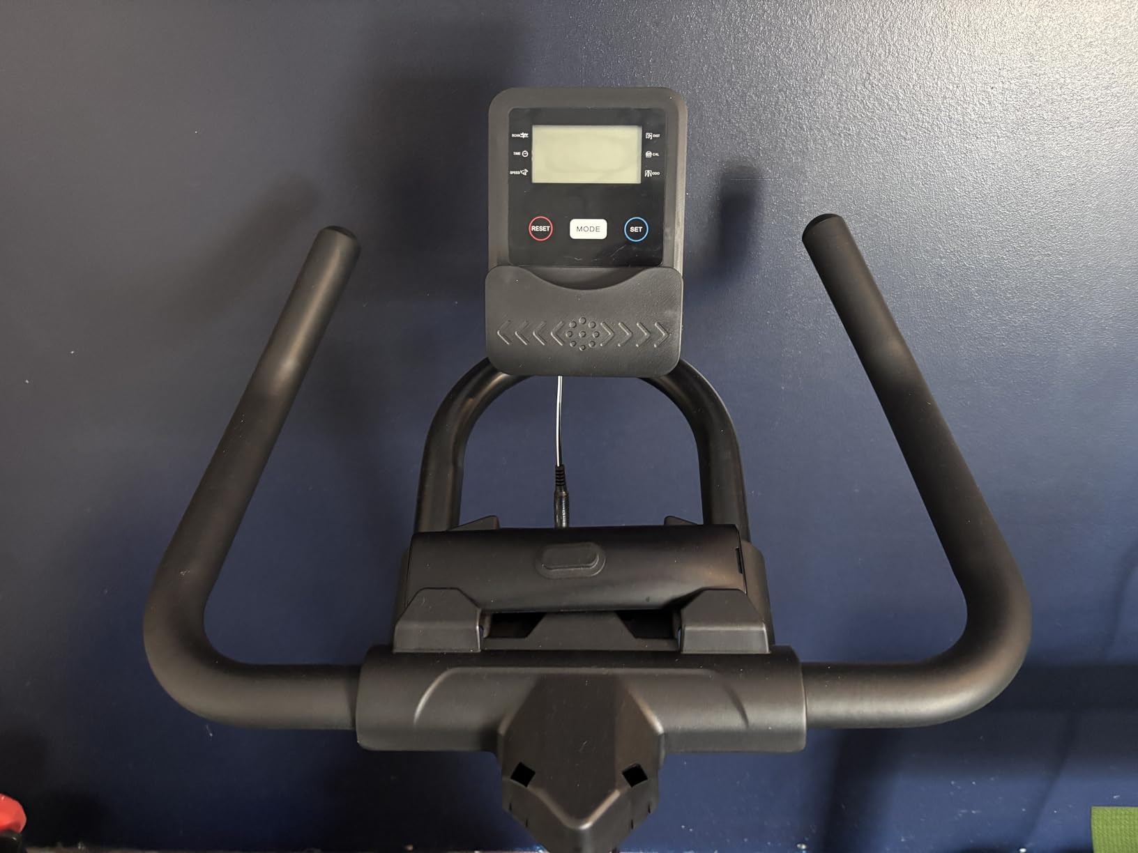 Exercise Bike - Magnetic Resistance Stationary Bike, Silent Indoor Cycling Bike with App Sync, Adjustable Seat, LCD Monitor, Smooth & Quiet for Cardio Workout customer photo 2