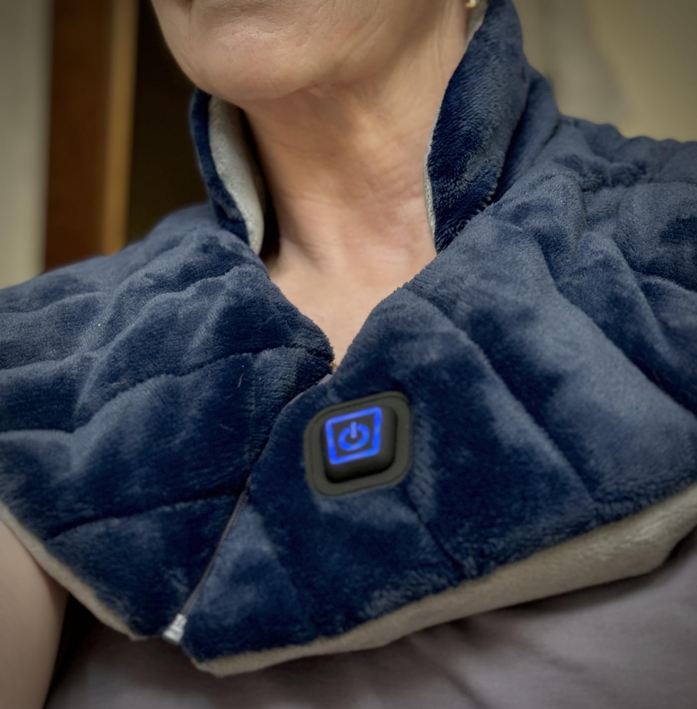 Portable Cordless Heating Pad for Neck, Shoulders & Back - Rechargeable Battery Operated Heating Pad with 3 Heat Settings, Ideal Gift for Mom and Dad, Weighted Neck and Back Warmer (Midnight Blue) customer photo 1