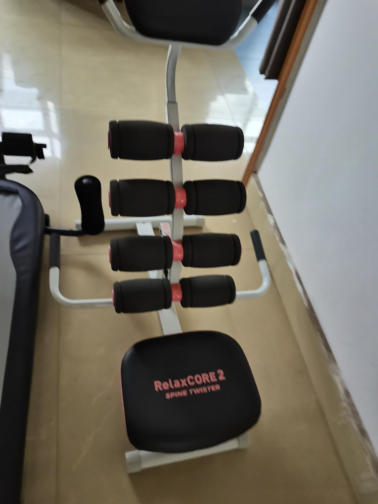 seanleecore Inversion Table for Back Pain Relief - 350lbs Capacity, Improve Posture and Spinal Health - Ideal for Home and Gym Use customer photo 2