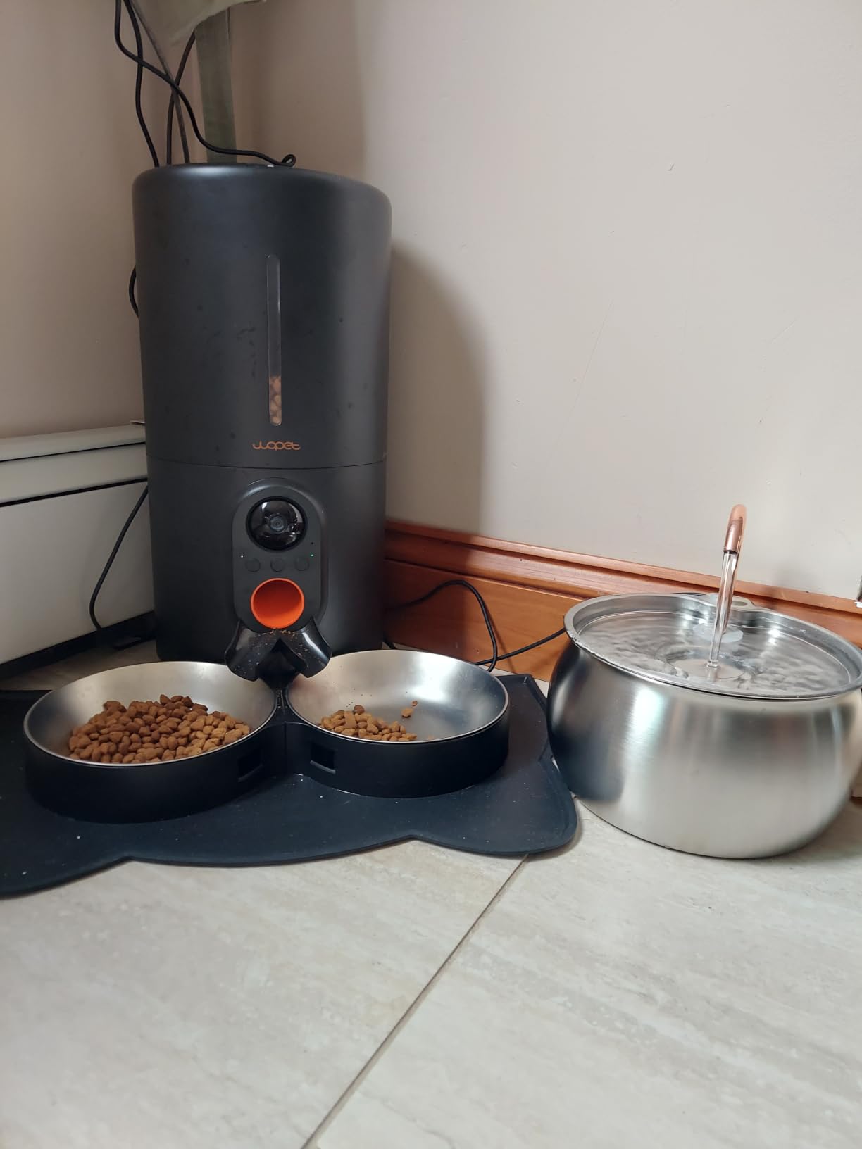 WOPET Automatic Dog Feeder with Camera,1080P HD Video with Night Vision, 5GHz/2.4GHz Dog Food Dispenser with App Control, 4GB SD Card, 2-Way Audio for Cats & Dogs customer photo 1