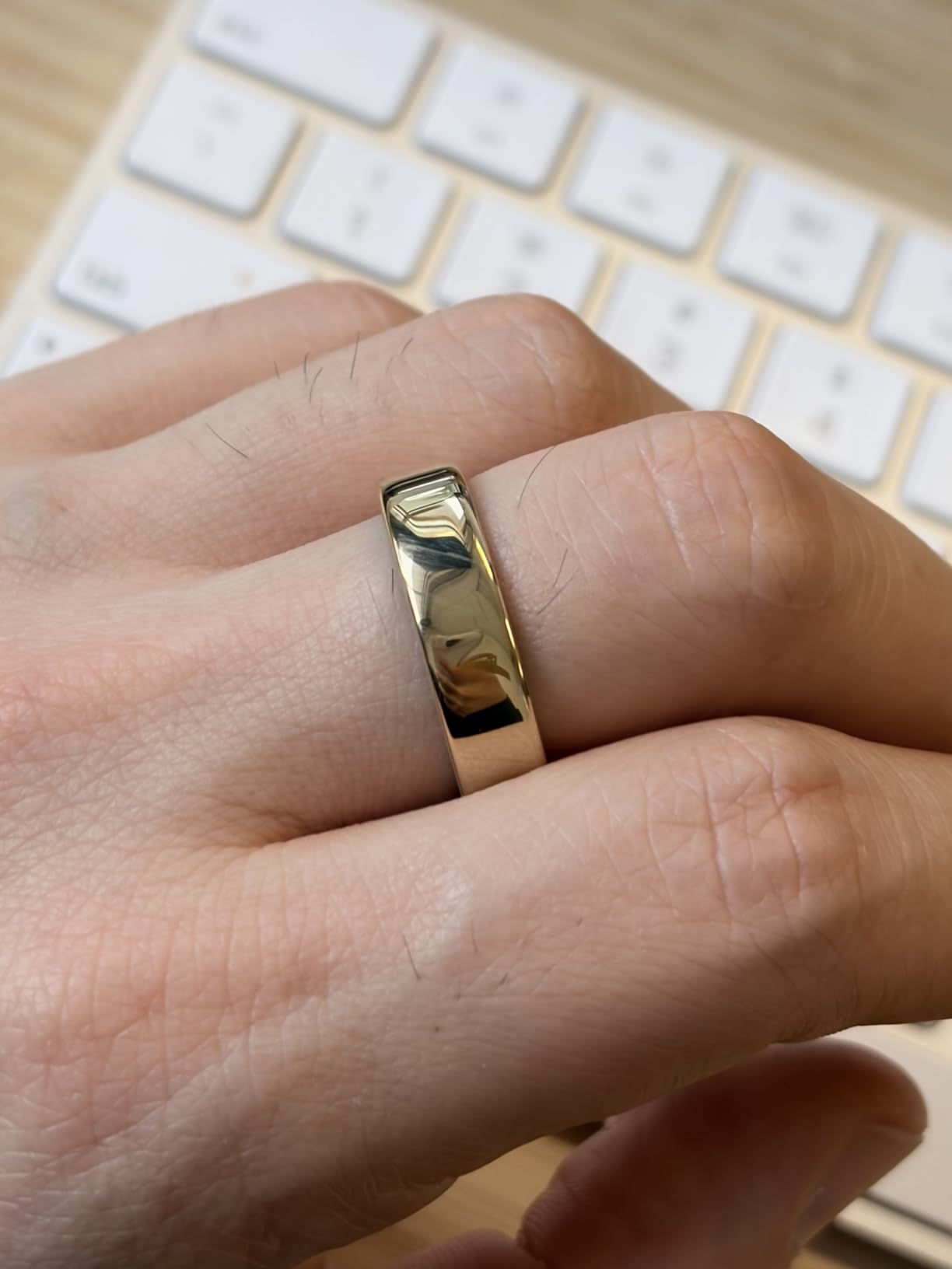 Oura Ring 5 - Silver - Size 8 - World's Smallest Smart Ring - Sleep, Activity, Women's Health, AI Advisor, 1 Week of Battery Life, Size Before You Buy, Android & iOS Compatible customer photo 1