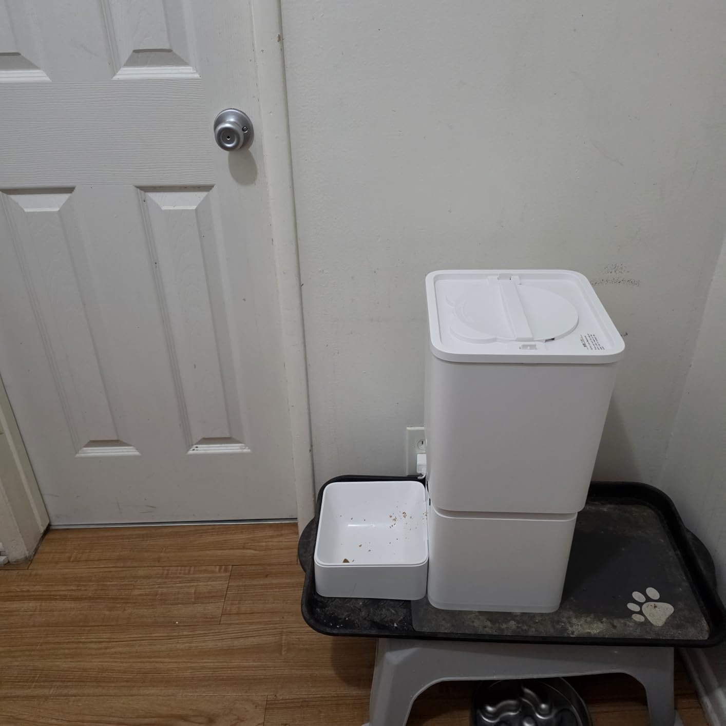 15L/63 Cups Automatic Dog Feeder for Large Breeds: Feeds for 18-25 Days - Anti-Clog Design for 2-23mm Kibble - 5G WiFi Auto Dog Food Dispenser with HD Camera and Timer for Busy Pet Parents customer photo 2