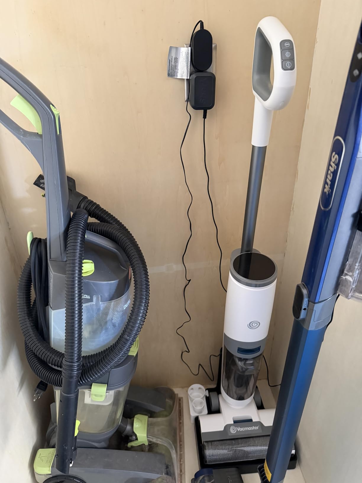 Vacmaster Cordless Wet Dry Vacuum & Mop, Self-Cleaning Hard Floor Cleaner | Dual Tank, 47-Min Runtime, Edge Cleaning for Wood, Tile & Laminate Floors - HA2202 customer photo 1