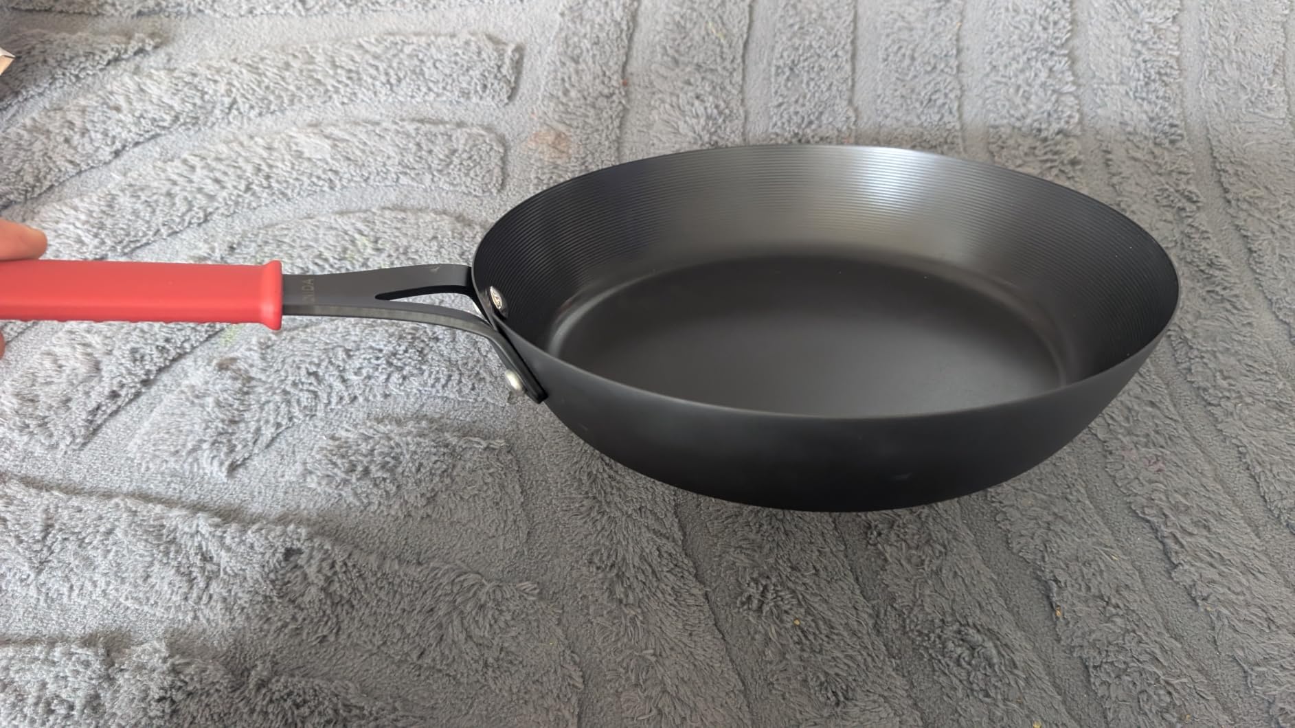 Carbon Steel Pan, 12 Inch Nonstick Frying Pan Skillet, Pre-Seasoned Carbon Steel Cookware with Removable Silicone Handle Holder, Indoor/Outdoor, Induction & Oven Safe customer photo 2
