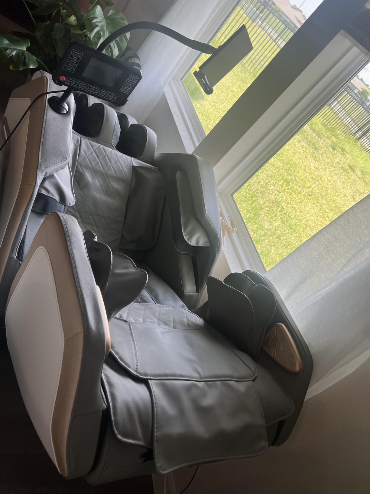 Massage Chair Full Body 14 Fixed Roller Zero Gravity 5 Auto Modes | Zero Gravity Massage Chair with 8 Airbags, Foot Massage, Heating, Phone Controller, Bluetooth Speaker, Nightlights for Home customer photo 2