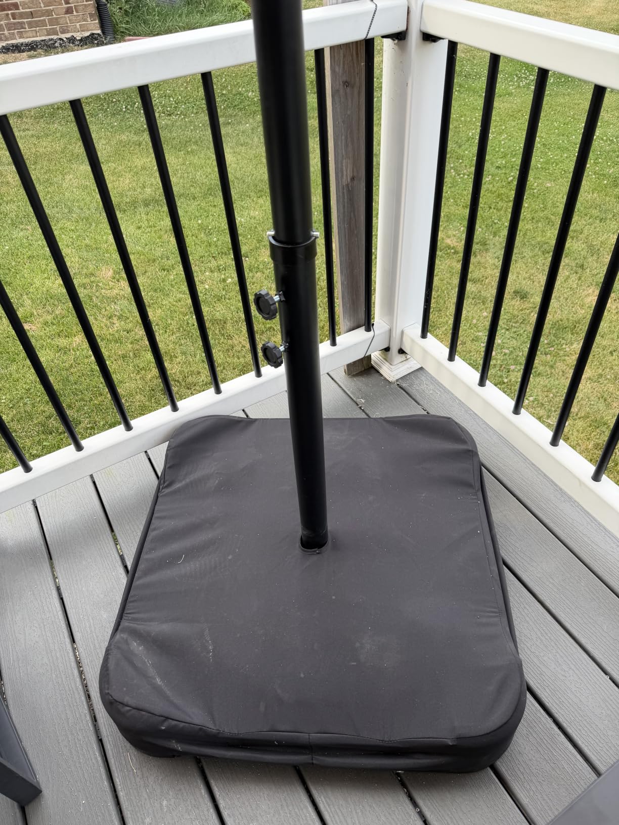 10FT Patio Umbrella with Base Included, Cantilever Offset Outdoor Patio Umbrella with 360° Rotation & Infinite Tilt, Fade-Resistant Yarn-Dyed Canopy, 8-Rib Steel Frame for Patio Pool Deck Backyard, Beige customer photo 2