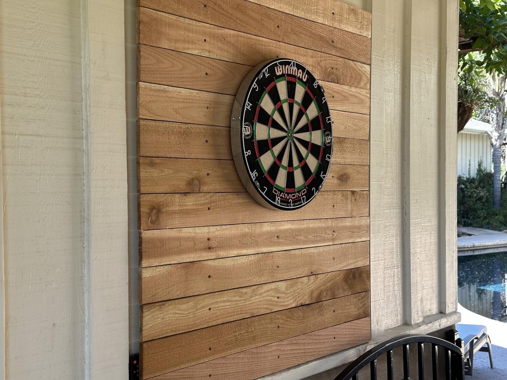 WINMAU Diamond Plus Dartboard - PDC Tournament Dart Board with High-Density Sisal & Reduced Bounce-Out Wiring customer photo 1