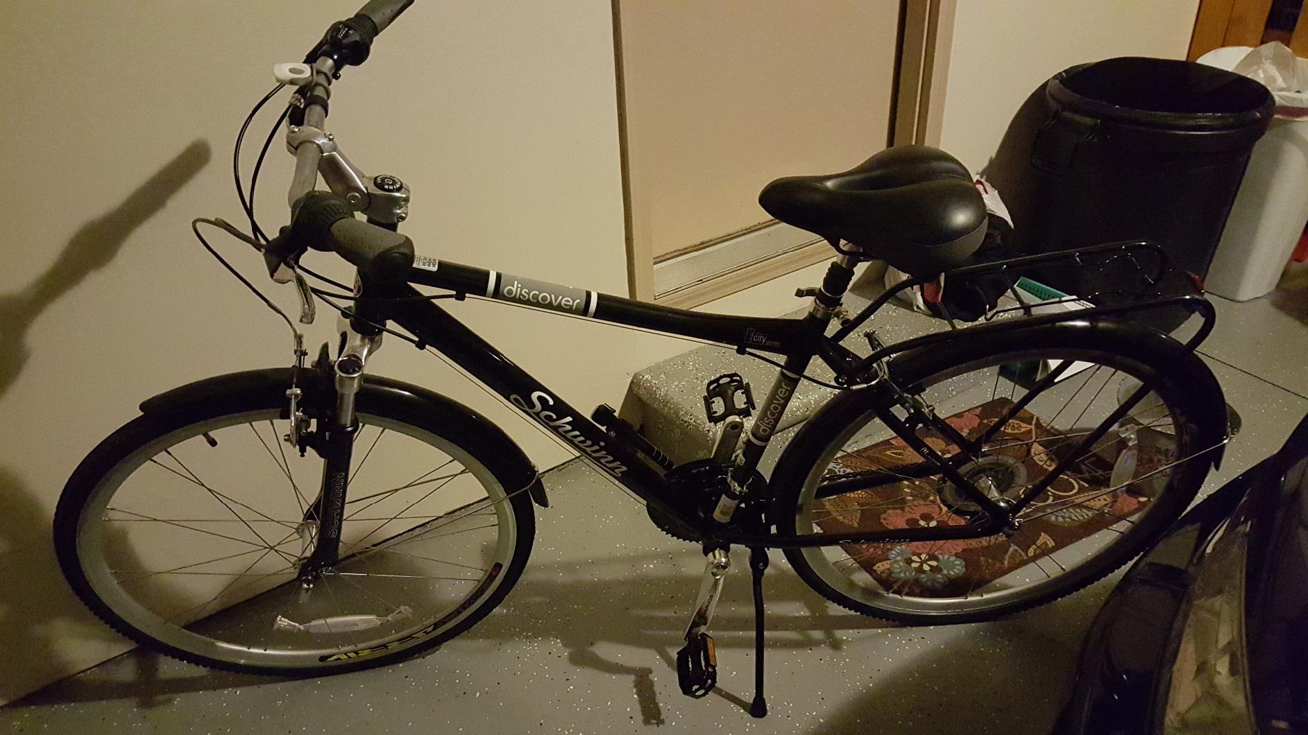 Schwinn Discover Hybrid Bike, Mens and Womens Bike, 21-Speed Hybrid Bicycle, Aluminum Frame, Suspension Fork, 700c Wheels, Adult Bicycle customer photo 1
