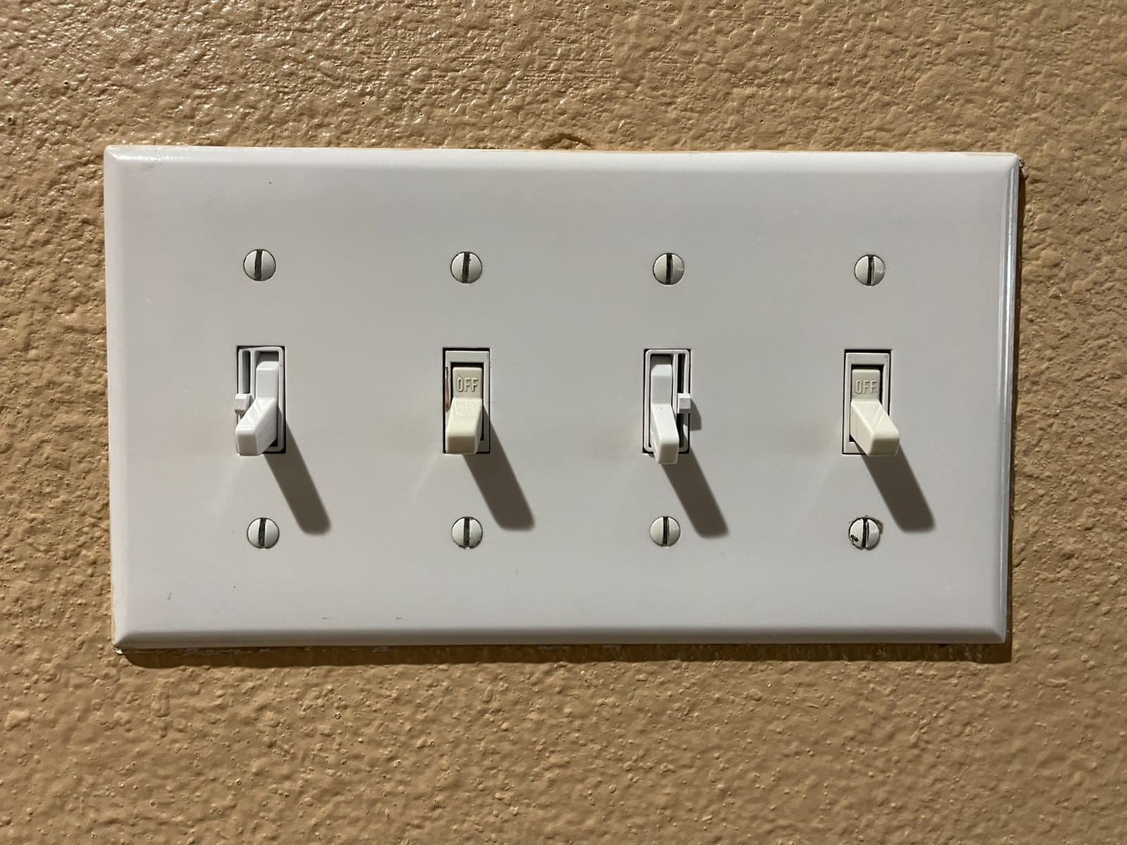 Lutron Ariadni/Toggler LED+ Dimmer Switch, Toggle Dimmer, Single Pole/3-way | For Dimmable LEDs, flicker-free dimming, broad compatibility, easy install, no neutral required, AYCL-153P-WH, White customer photo 1