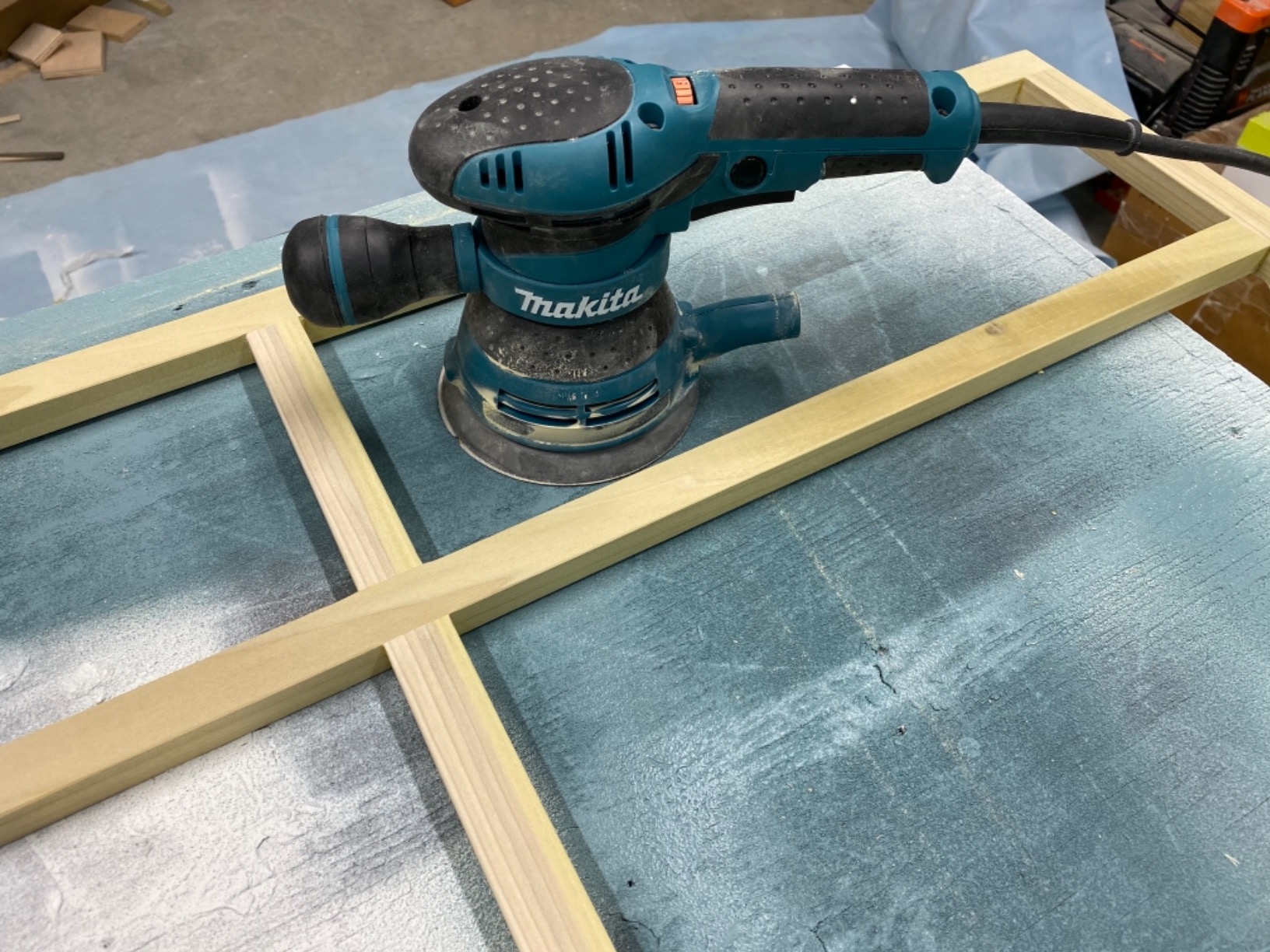 Makita BO5041 5