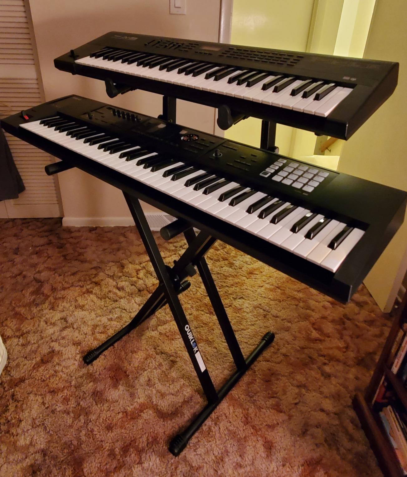 QUIK LOK - QL742 Heavy-Duty 2-Tier X Keyboard Stand - Double-Braced Steel Performance Frame with Fully Adjustable Second Tier, Black customer photo 1