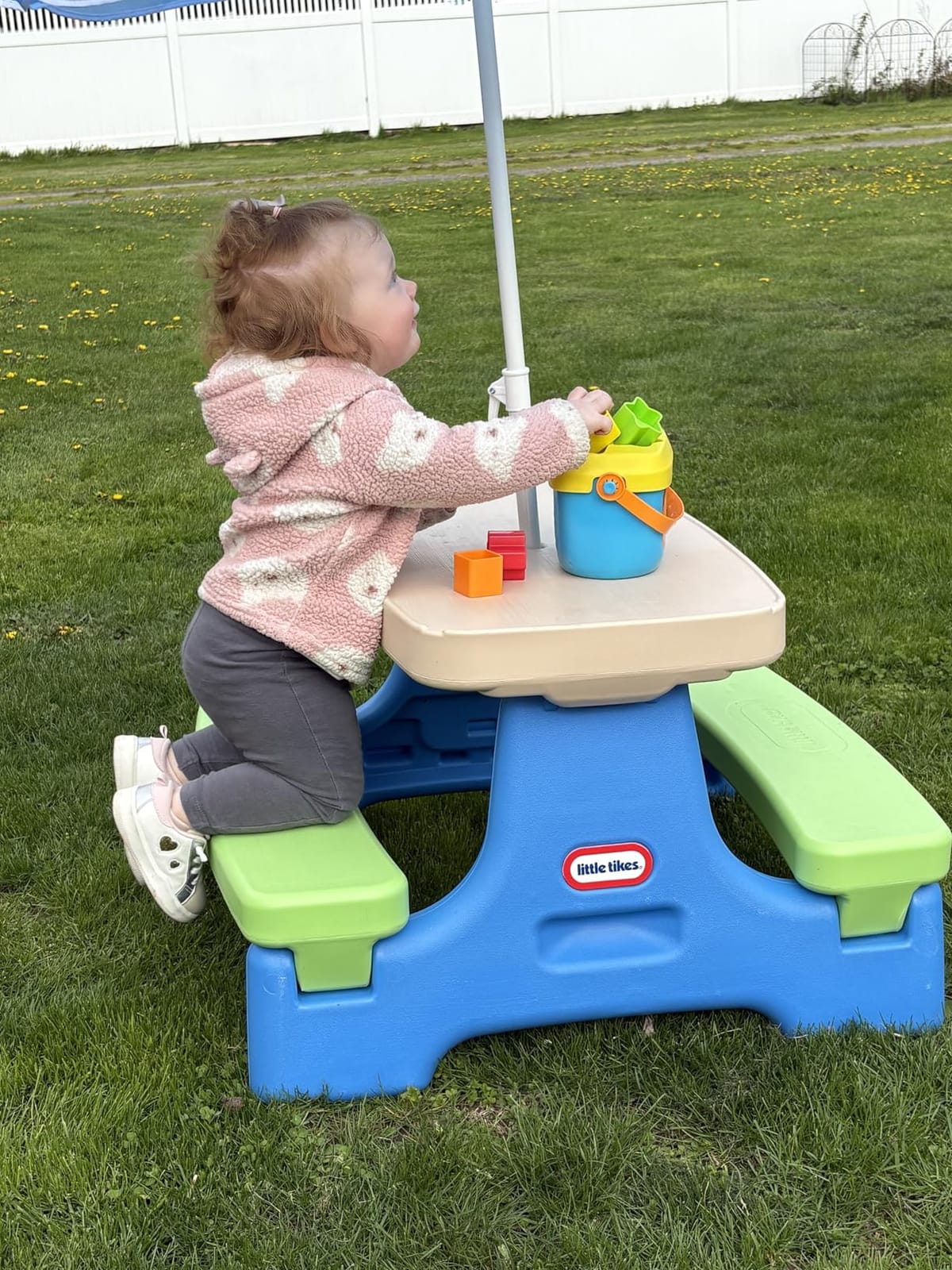 Little Tikes Easy Store Jr. Picnic Table with Umbrella - Blue / Green, 27.25''L x 27.00''W x 18.25''H customer photo 1