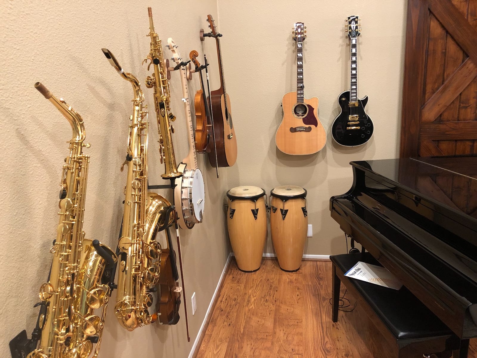 String Swing Alto Saxophone Stand (BHH17-FW) customer photo 1