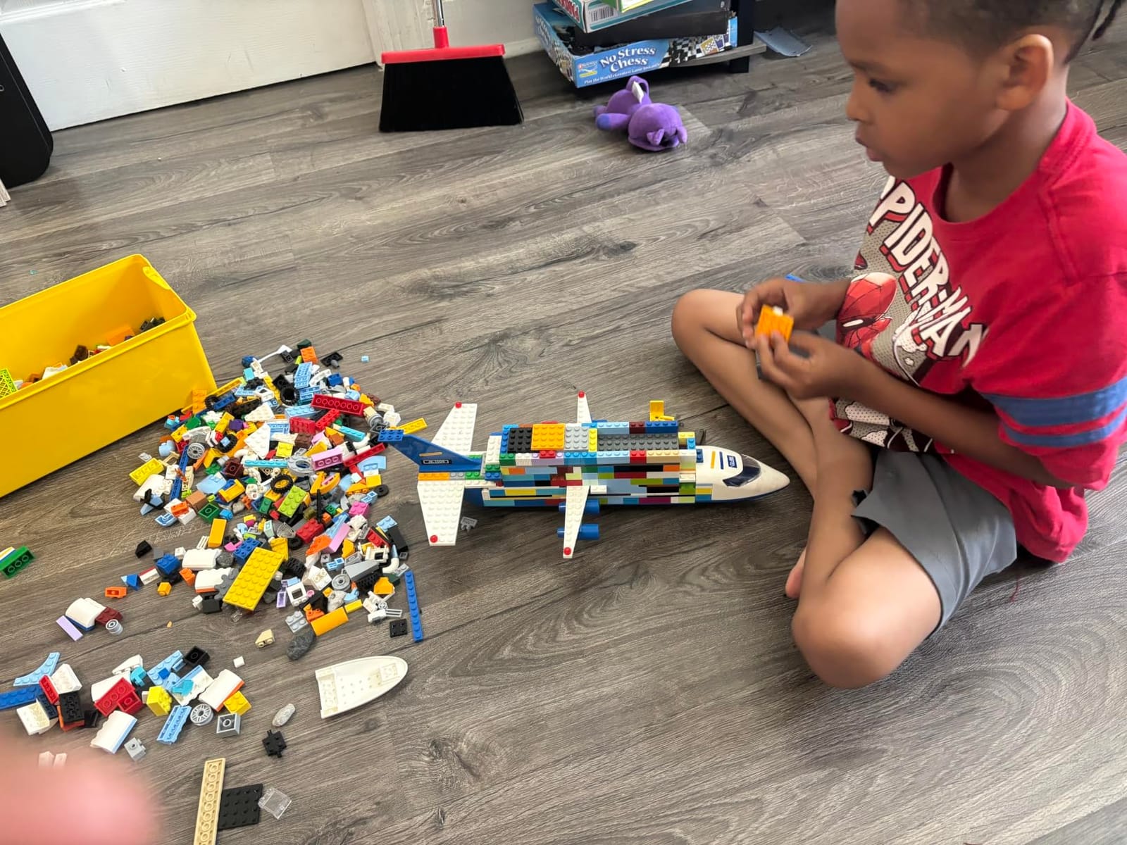 LEGO Classic Medium Creative Brick Box 10696 | Building Toys for Boys & Girls, Ages 4-99, Develops Fine Motor Skills, W/ Storage Bin, 484 Pieces, Gift for Birthdays customer photo 1