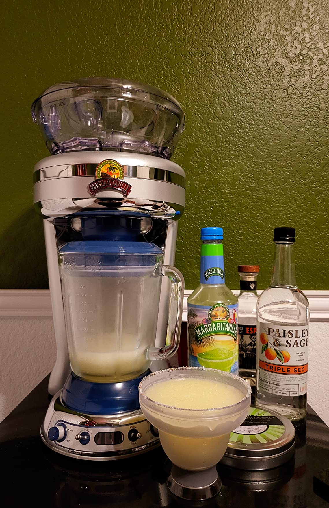 Margaritaville Key West Frozen Concoction Maker with Easy Pour Jar and XL Ice Reservoir customer photo 1