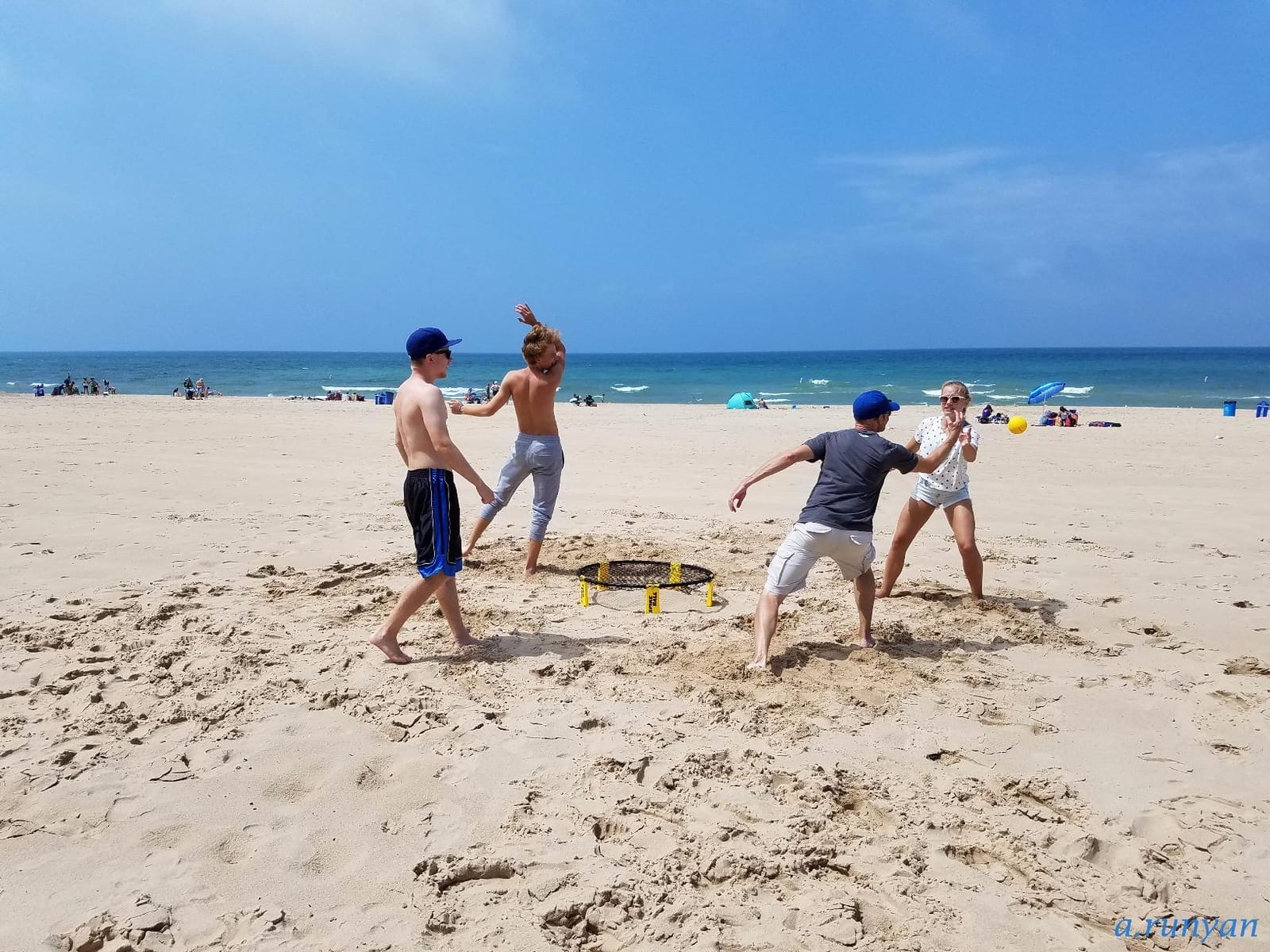 Spikeball The Original Kit 1-Ball Game Set - Outdoor, Yard & Camping Games - Includes Ball, Net, Drawstring Bag & Rulebook Set customer photo 2
