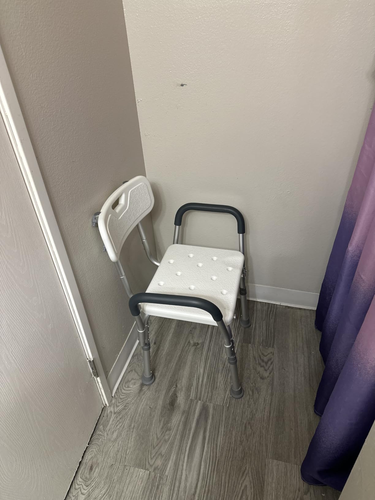 Drive Medical Premium Shower Chair with Back and Padded Arms, White | Shower Chair with Back and Padded Arms, Adjustable Height Seating for Safety and Comfort, Supports 350 Pounds customer photo 2