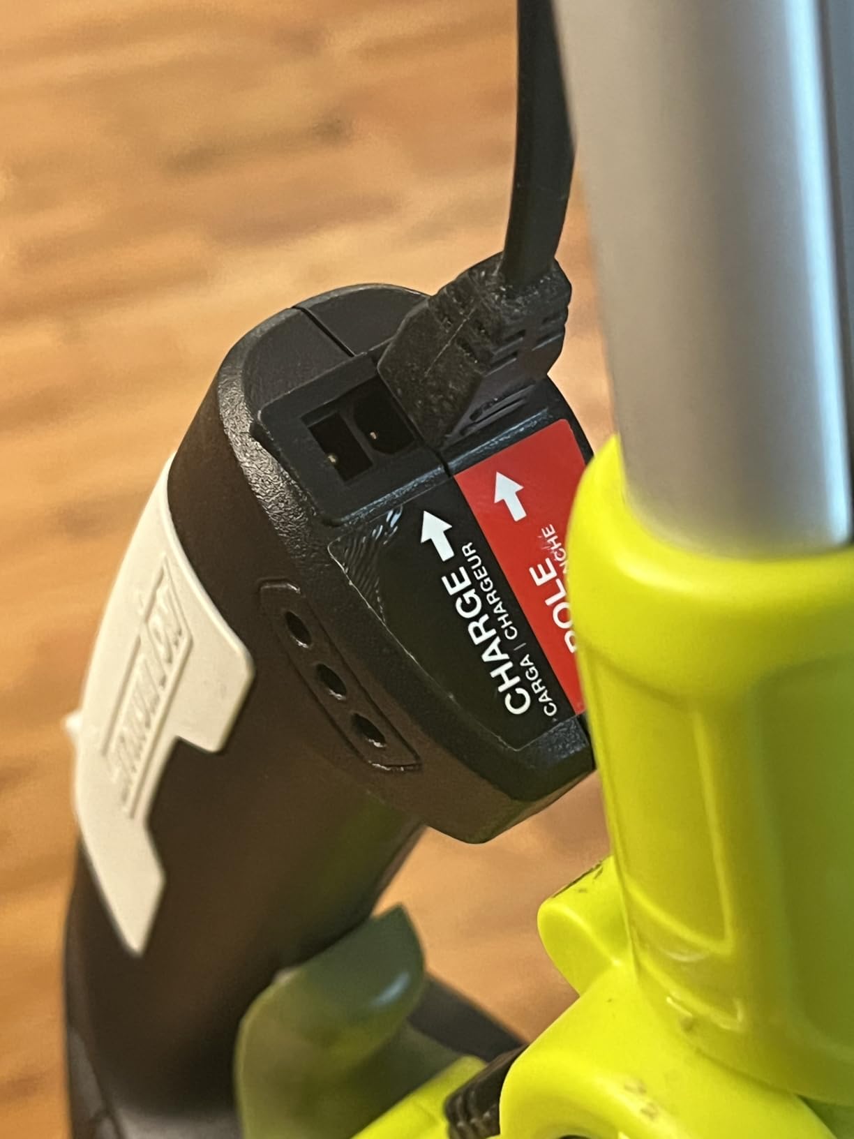 Sun Joe HJ604C 2-in-1 Cordless 7.2V Handheld Grass Shear & Hedge Trimmer customer photo 2