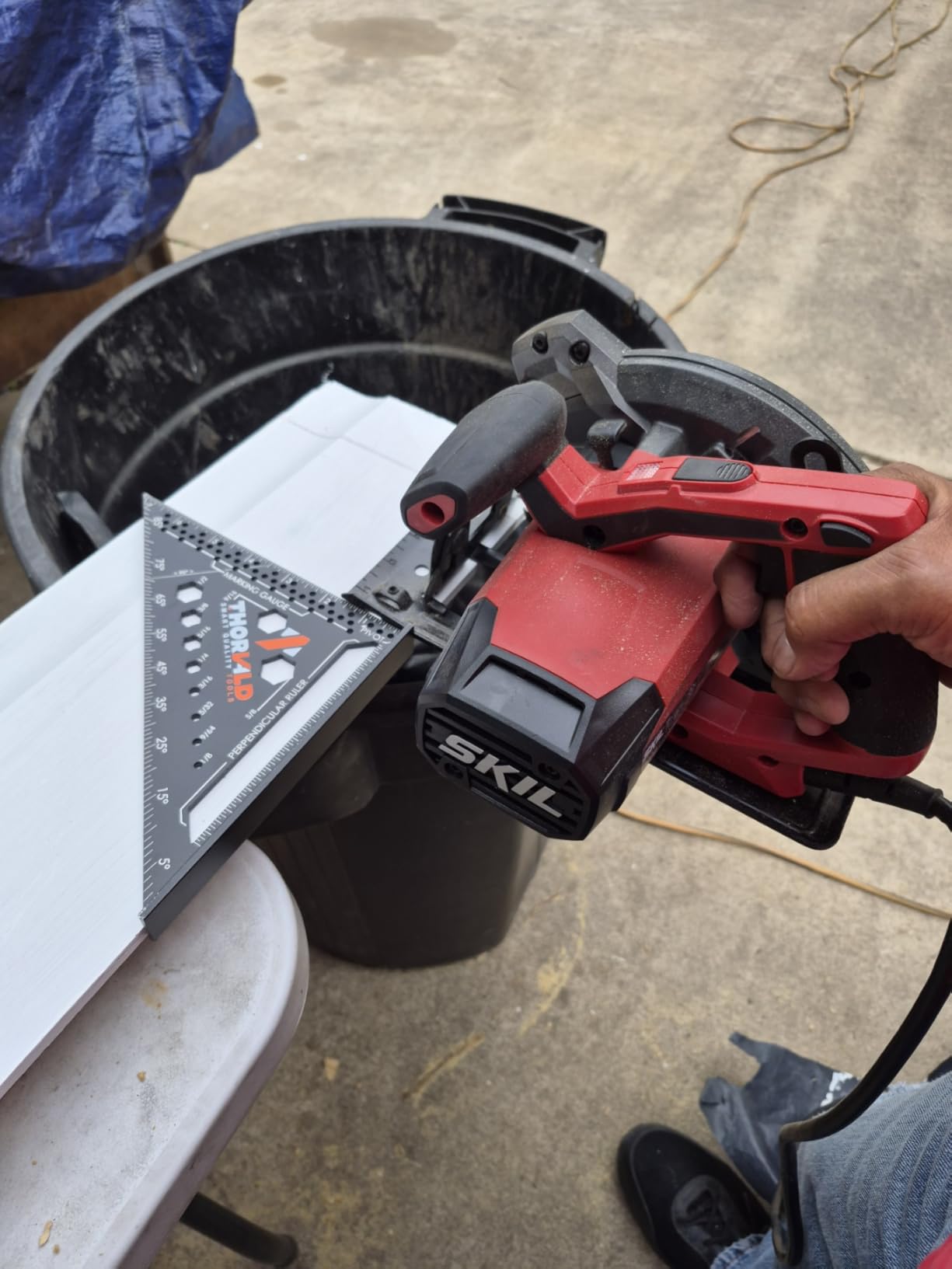SKIL 15 Amp 7-1/4 Inch Circular Saw with Single Beam Laser Guide - 5280-01 customer photo 2