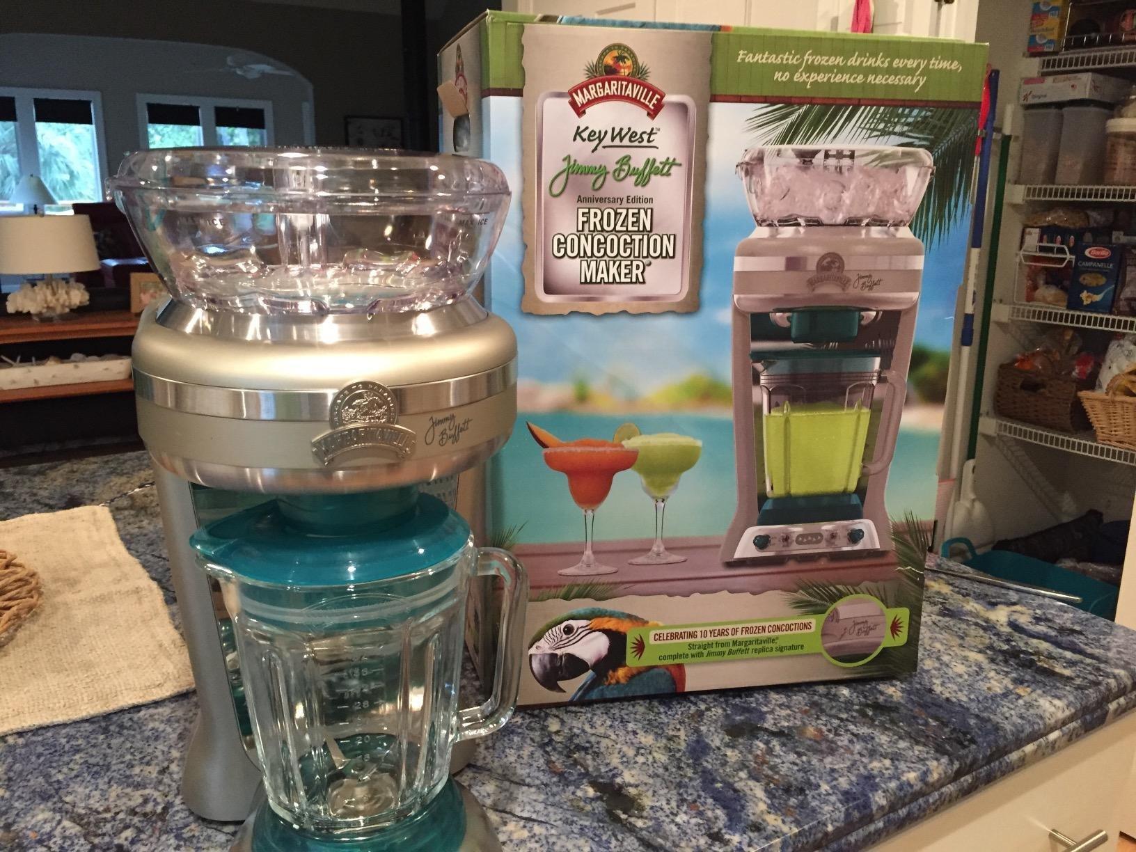 Margaritaville Jimmy Buffet Signature Edition Frozen Concoction Maker, DM1946 customer photo 1