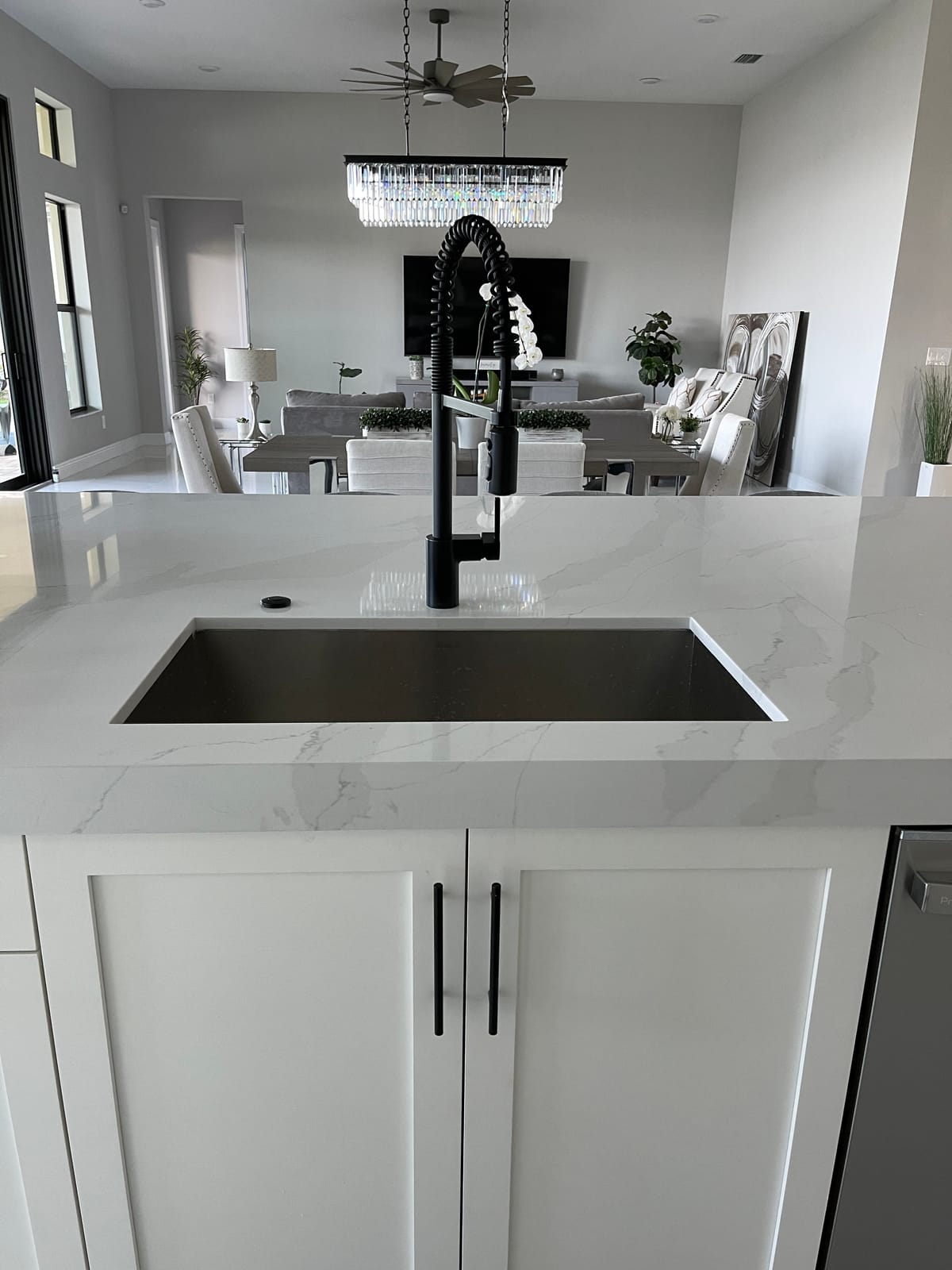 Moen Align Spot Resist Stainless Pulldown Kitchen Faucet, Single Hole, Modern Spring Style with Pre-Rinse and Power Boost Pull Down Sprayer, Easy Installation, 5923SRS customer photo 1