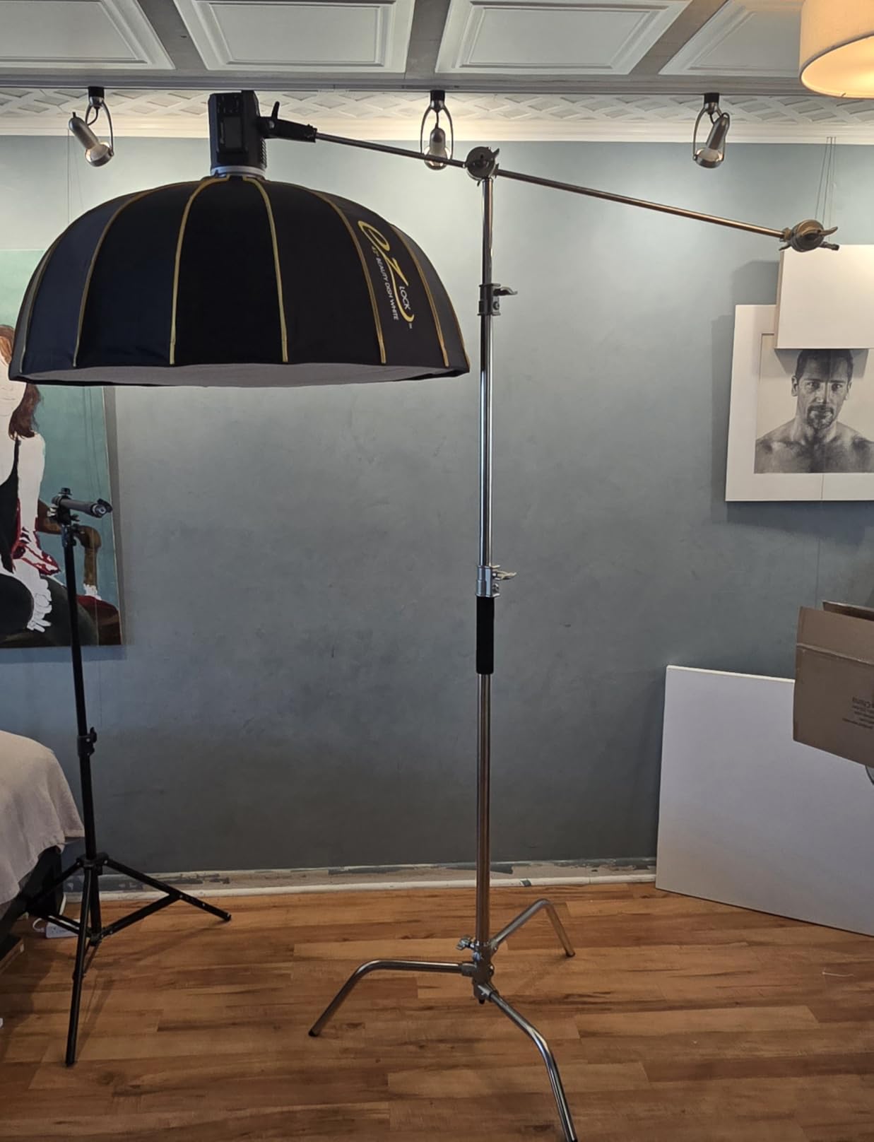 NEEWER Pro 100% Stainless Steel Heavy Duty C Stand with Boom Arm, Max Height 10.5ft/320cm Photography Light Stand with 4.2ft/128cm Holding Arm, 2 Grip Head for Studio Monolight, Softbox, Reflector customer photo 2