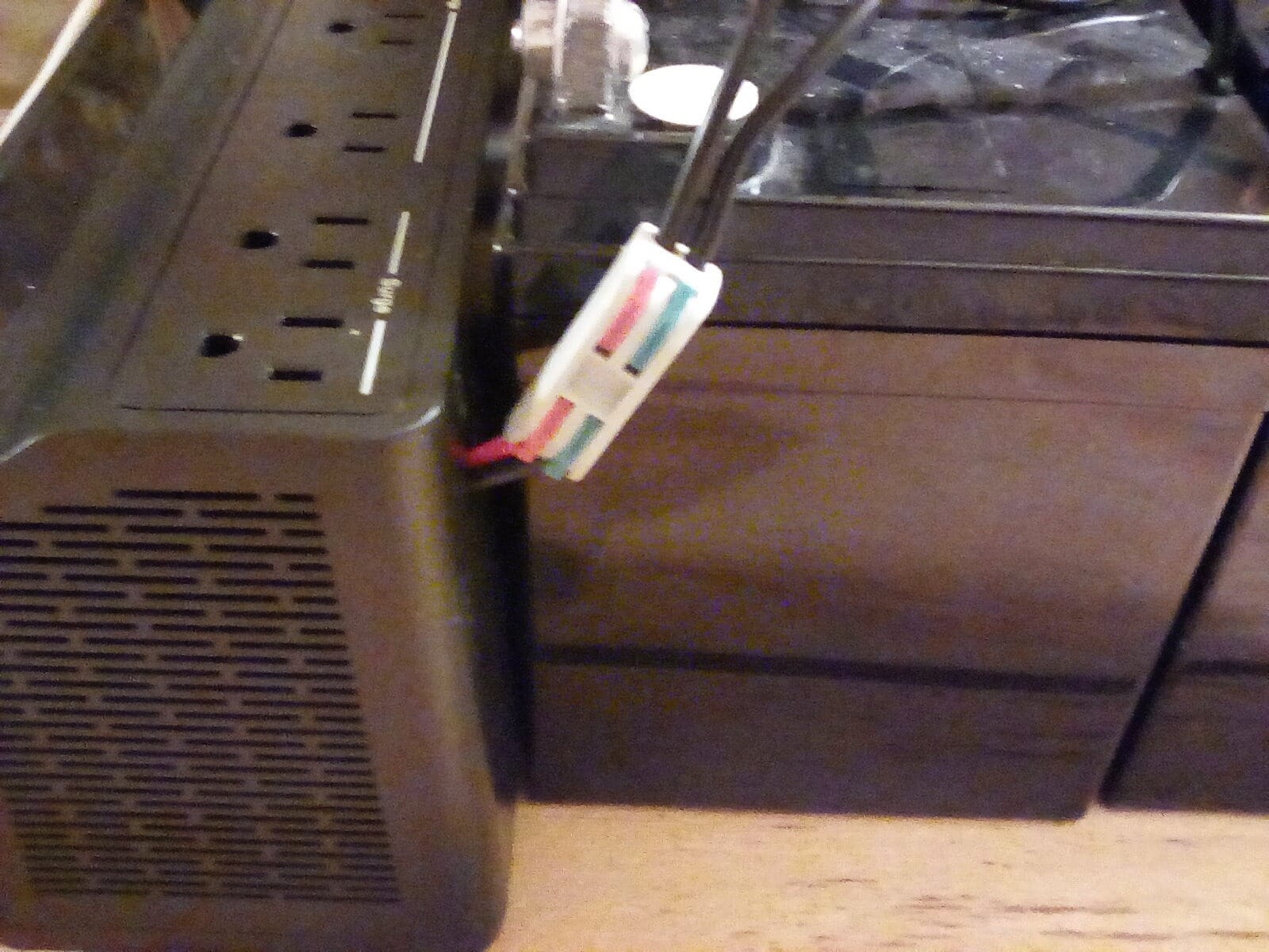 APC UPS 425VA/225W Battery Backup for Router, Small Electronics, BE425M customer photo 2