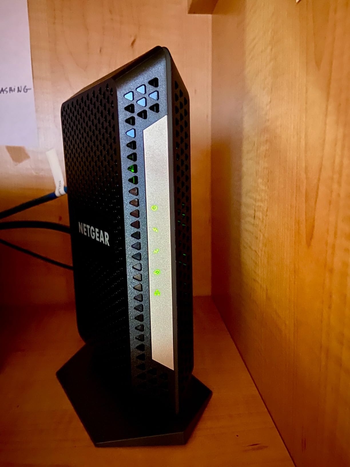 NETGEAR Cable Modem DOCSIS 3.1 (CM1000) Gigabit Modem, Compatible with All Major ISP Providers Including Xfinity, Spectrum, Cox, for Cable Plans Up to 1 Gbps, Black customer photo 2