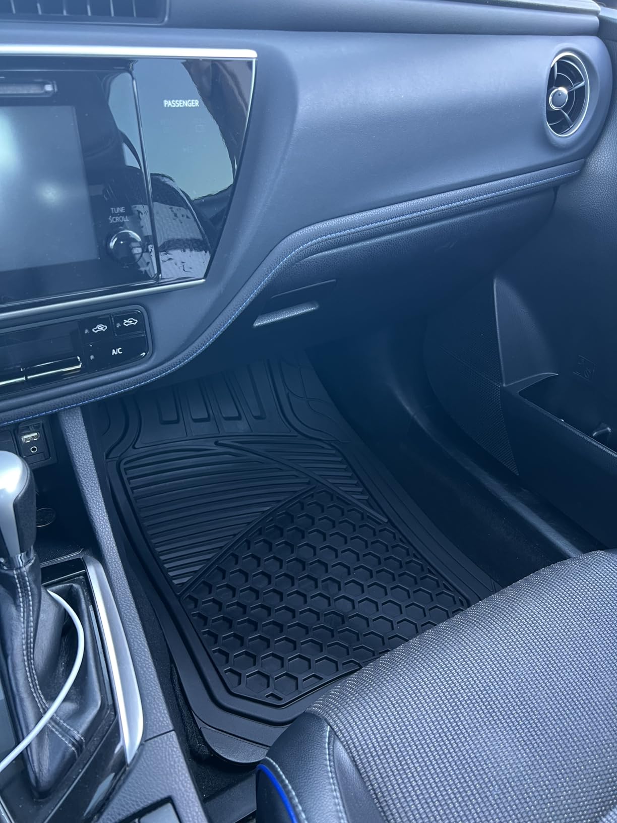 Amazon Basics Heavy Duty Thick PVC Car Floor Mats, Anti-Slip, Easy to Clean, Universal Trim-to-Fit All-Weather for Automotive SUV Sedans Trucks, 4-Piece, Solid Black customer photo 2