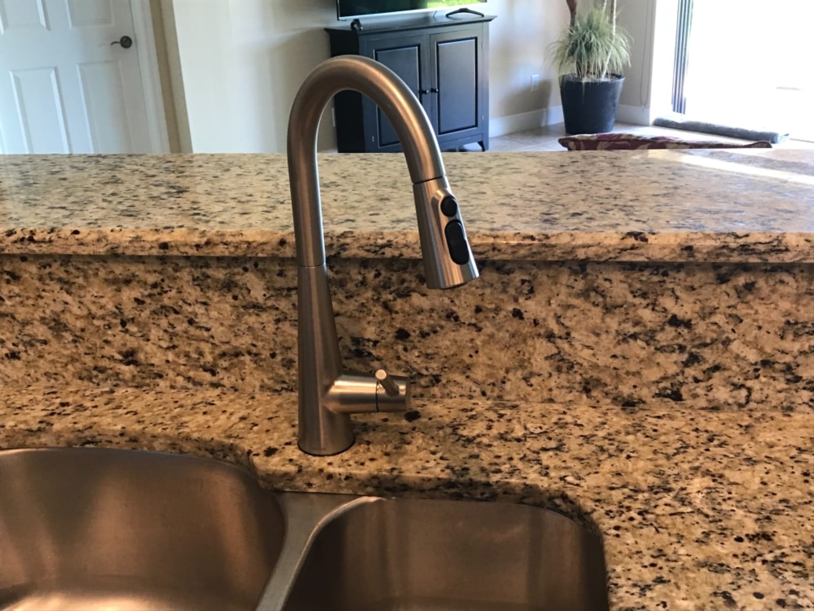 Moen Sleek Spot Resist Stainless One-Handle Single-Hole Pulldown Kitchen Faucet with PowerBoost Technology for Faster Water Flow, 7864SRS customer photo 1