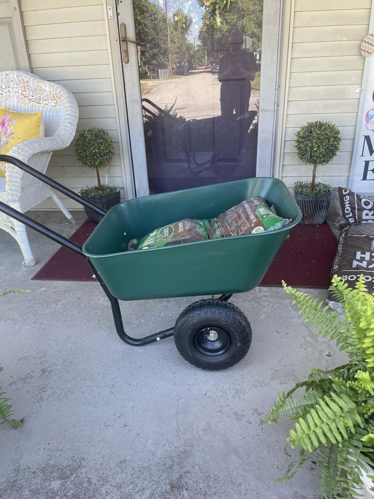 Garden Star 70019 Garden Barrow Dual-Wheel Residential Wheelbarrow Garden Cart customer photo 1