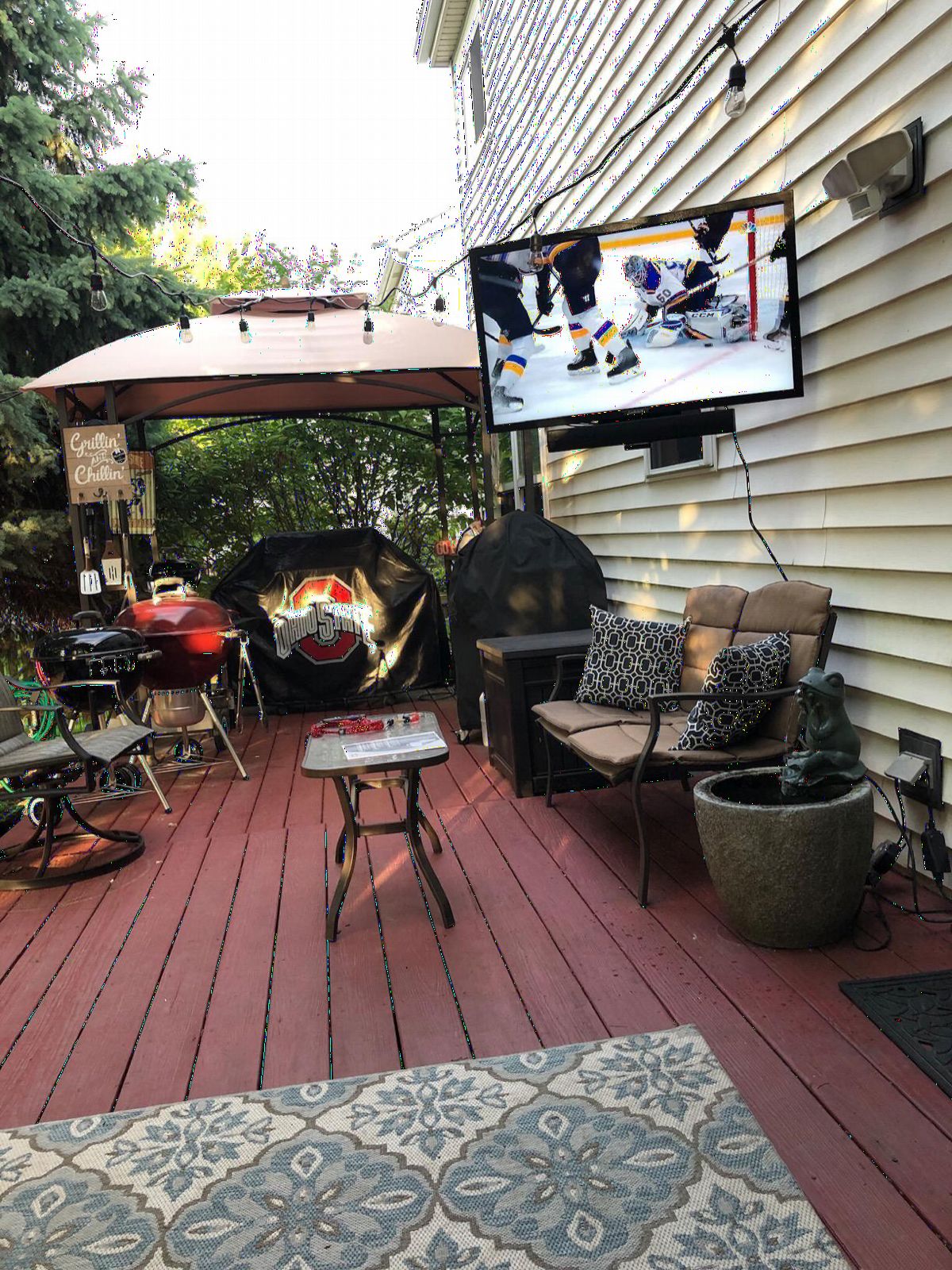 SunBrite SE 43-inch Partial Sun Outdoor TV | 4K Ultra HD LED Weatherproof Television - Includes Speaker bar (SB-SE-43-4K-BL) customer photo 2