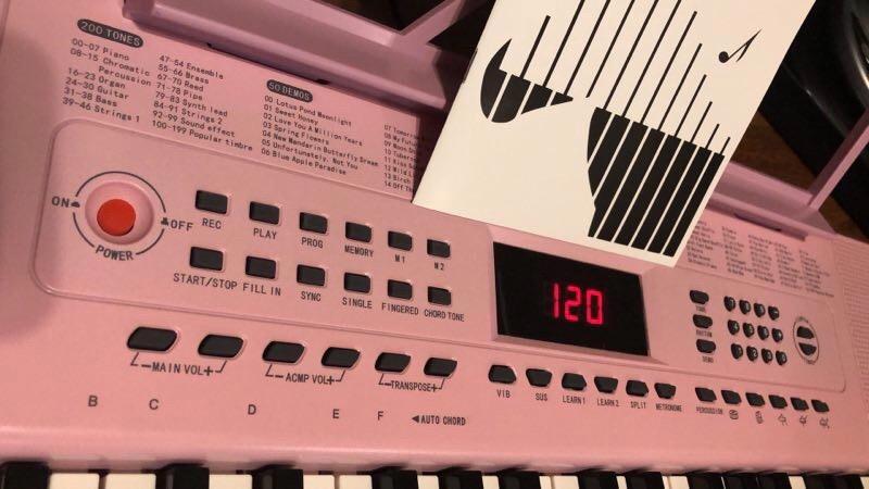 Vangoa VGK611 Electric Keyboard for Beginner, 61 Keys Portable Music Keyboard With Mini Lighted Keys, Electronic Piano for Kids customer photo 1