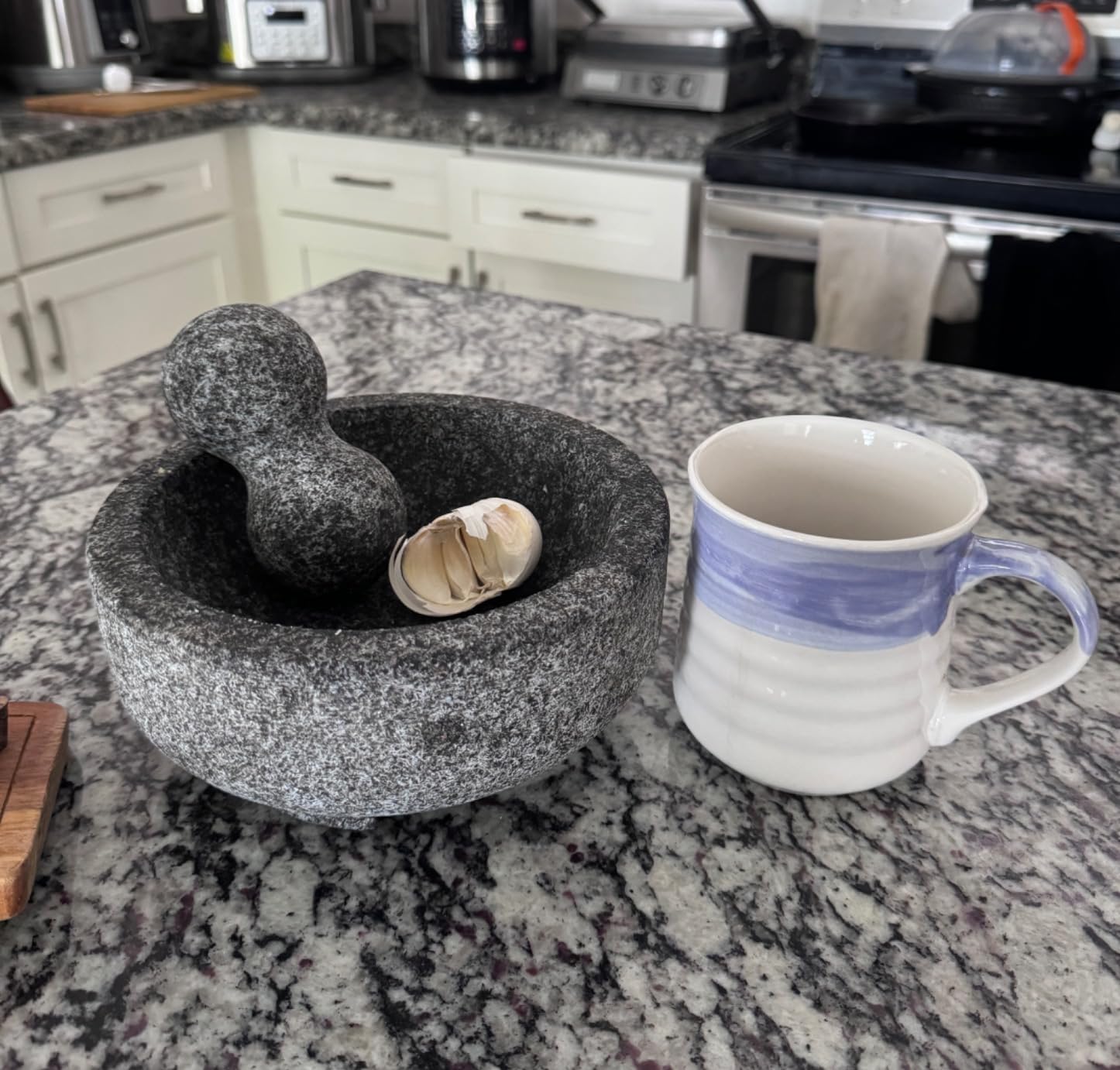 Umien Granite Mortar and Pestle Set 8-Inch (3.5-Cup), Molcajete, Grey customer photo 1