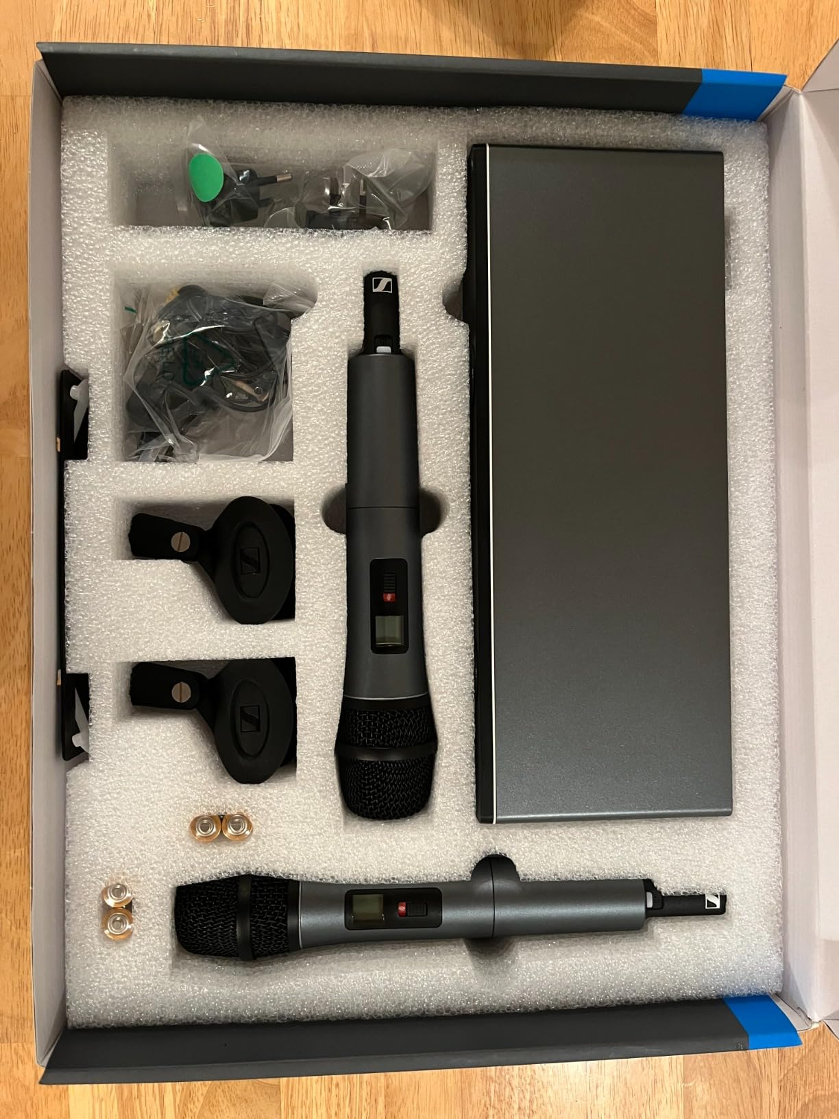 Sennheiser XSW 1-835 Dual Channel Wireless Microphone System customer photo 2