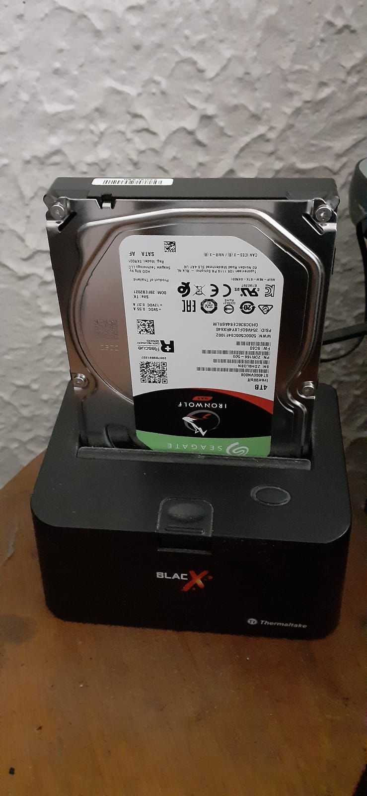 Seagate IronWolf 4TB NAS Internal Hard Drive HDD - CMR 3.5 Inch SATA 6Gb/s 5900 RPM 64MB Cache for RAID Network Attached Storage - Frustration Free Packaging (ST4000VNZ08) customer photo 2