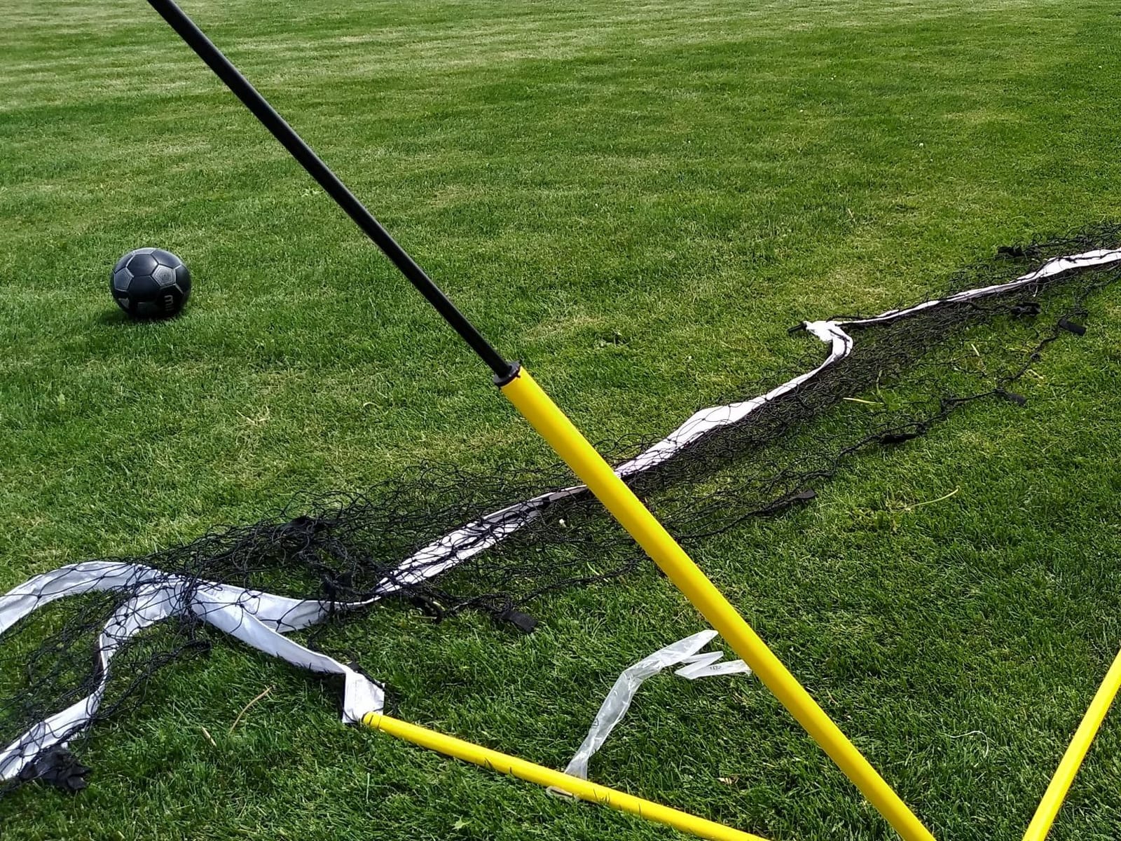 SKLZ Quickster Soccer Goal - Portable Goal for Backyard & Field - Durable Tension-Tite Frame & Heavy Gauge 2-Ply Net - Adjustable Click-Lock Poles, Metal Stakes - Carrying Case with Handle customer photo 1