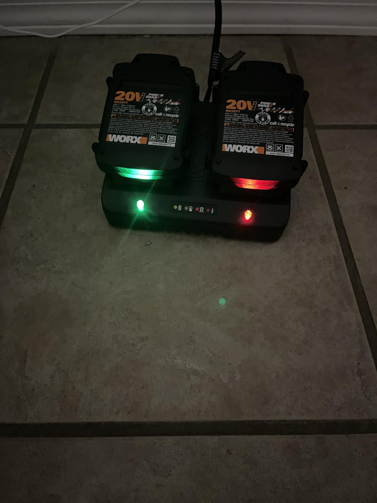 WORX Cordless Leaf Blower, Electric Blower for Lawn Care with Brushless Motor, 2 × 2.5 Ah Batteries & Charger Included, WG584 customer photo 2