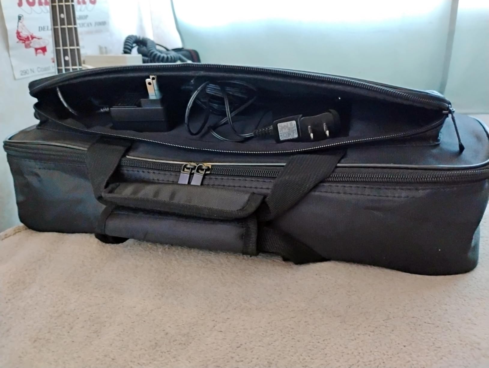 GOKKO Small Guitar Pedal Board with Carry Bag 15.7