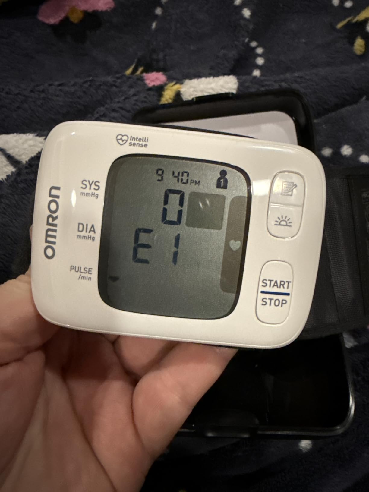 OMRON Gold Wireless Wrist Blood Pressure Monitor for Home Use - #1 Doctor & Pharmacist Recommended Brand - Clinically Validated - Connect App customer photo 1