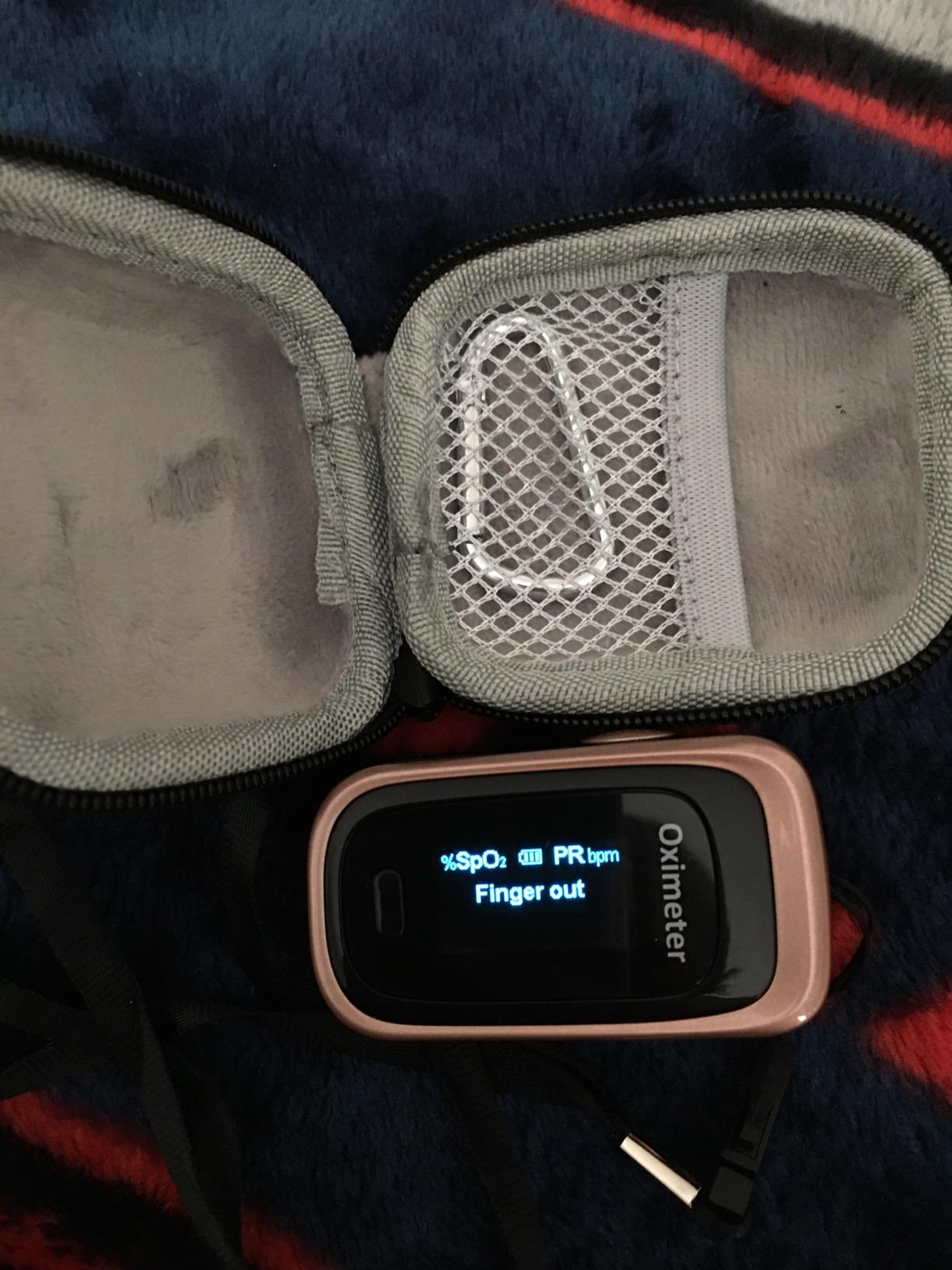 Oxygen Saturation Monitor, Wrinery Premium Pulse Oximeter Fingertip, Oxygen Monitor, O2 Saturation Monitor, OLED Portable Oximetry with Batteries, Lanyard (Rose gold-Royal black) customer photo 1