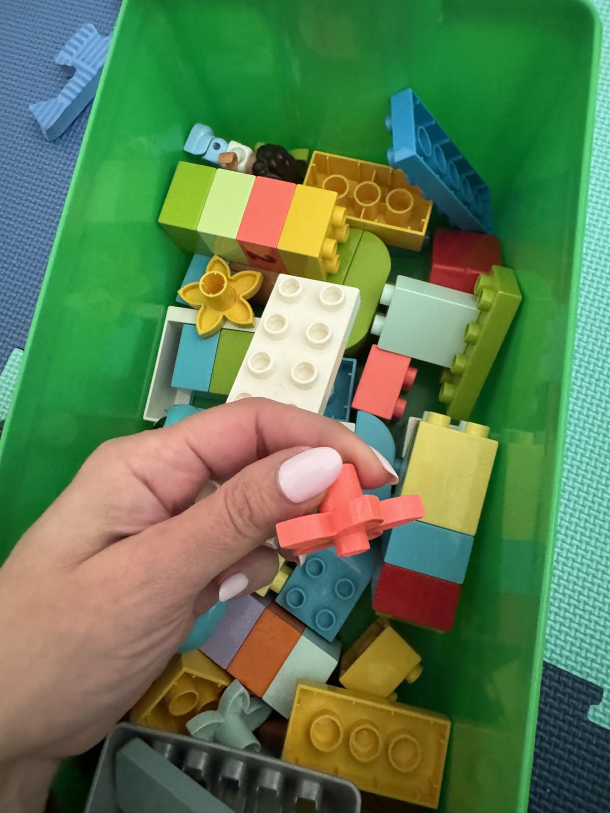 LEGO DUPLO Brick Box 10913 | Building Toys for Toddlers, Ages 1.5+, Develops Fine Motor Skills, W/ Big Starter Bricks, Creative Craft, 65 Pieces customer photo 1