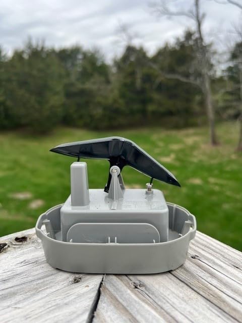 AcuRite Wireless Rain Gauge with Self-Emptying Rain Collector with Rainfall History, Alerts, and Current Date and Time (02446M) customer photo 1